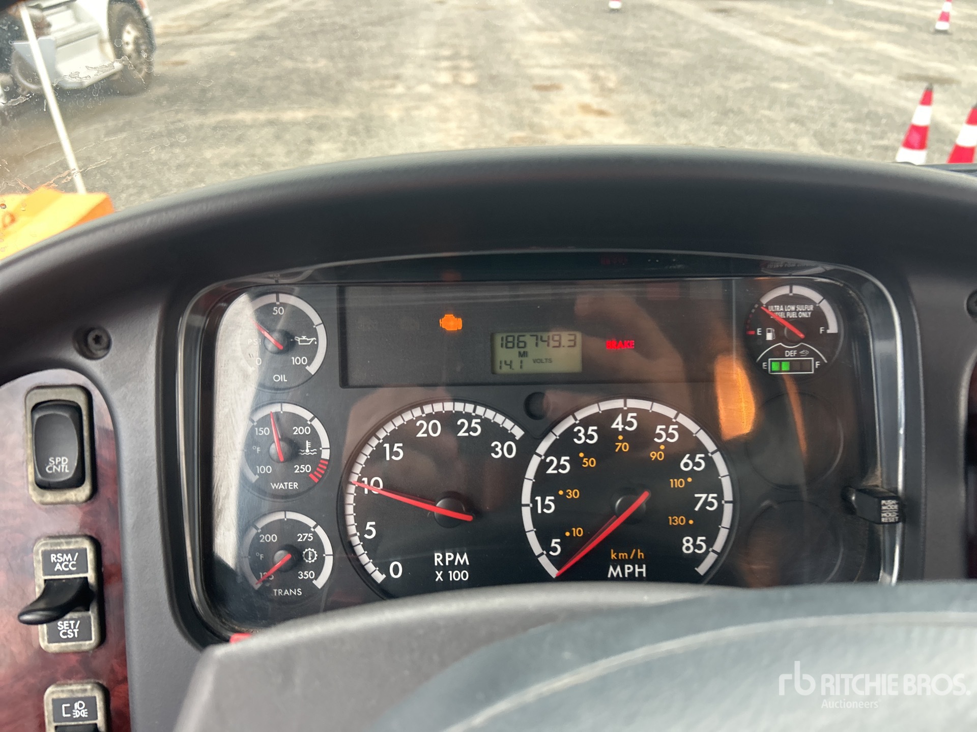 2015 Freightliner M2 106