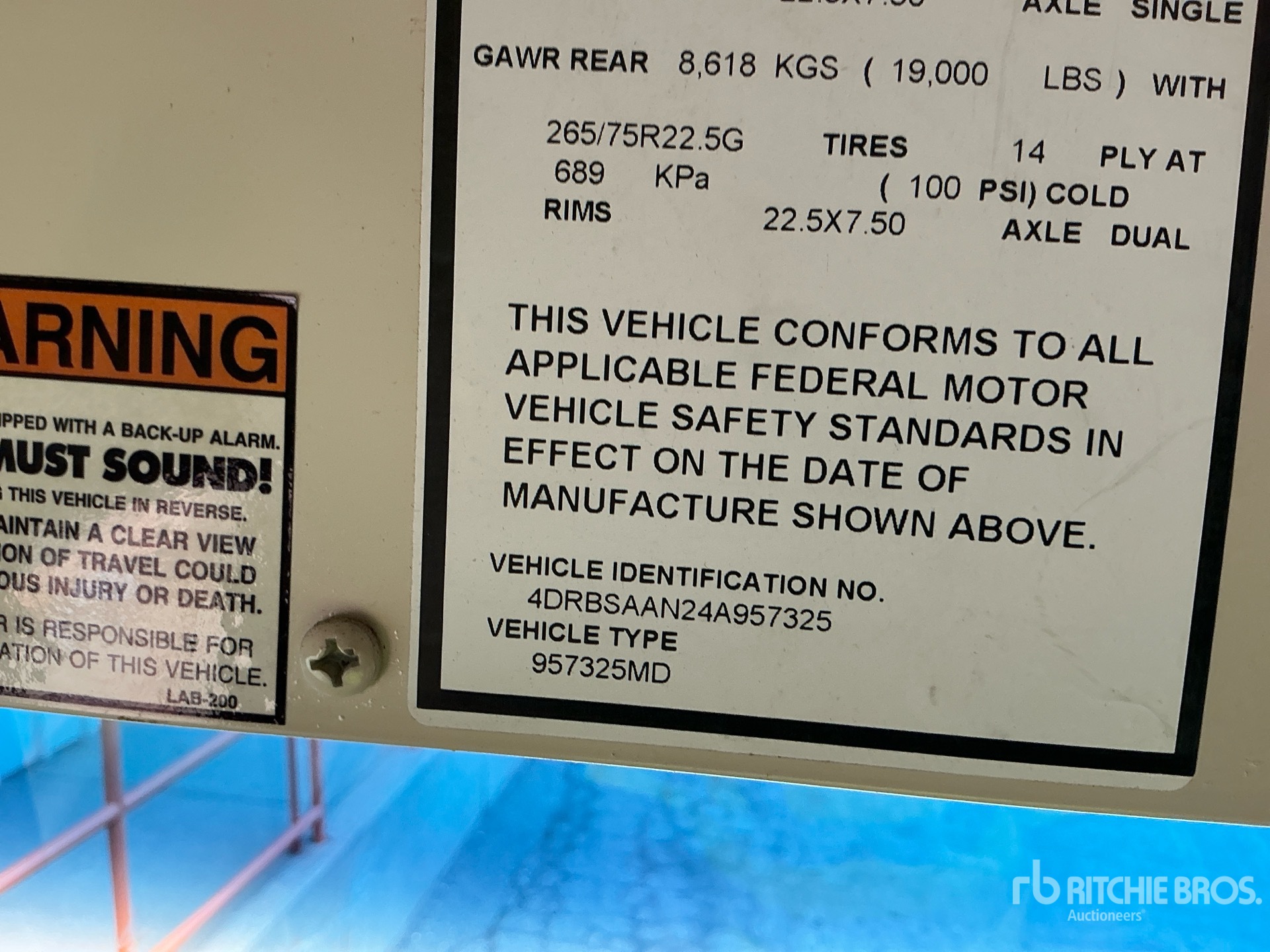 Photo of 2004 International 3000IC