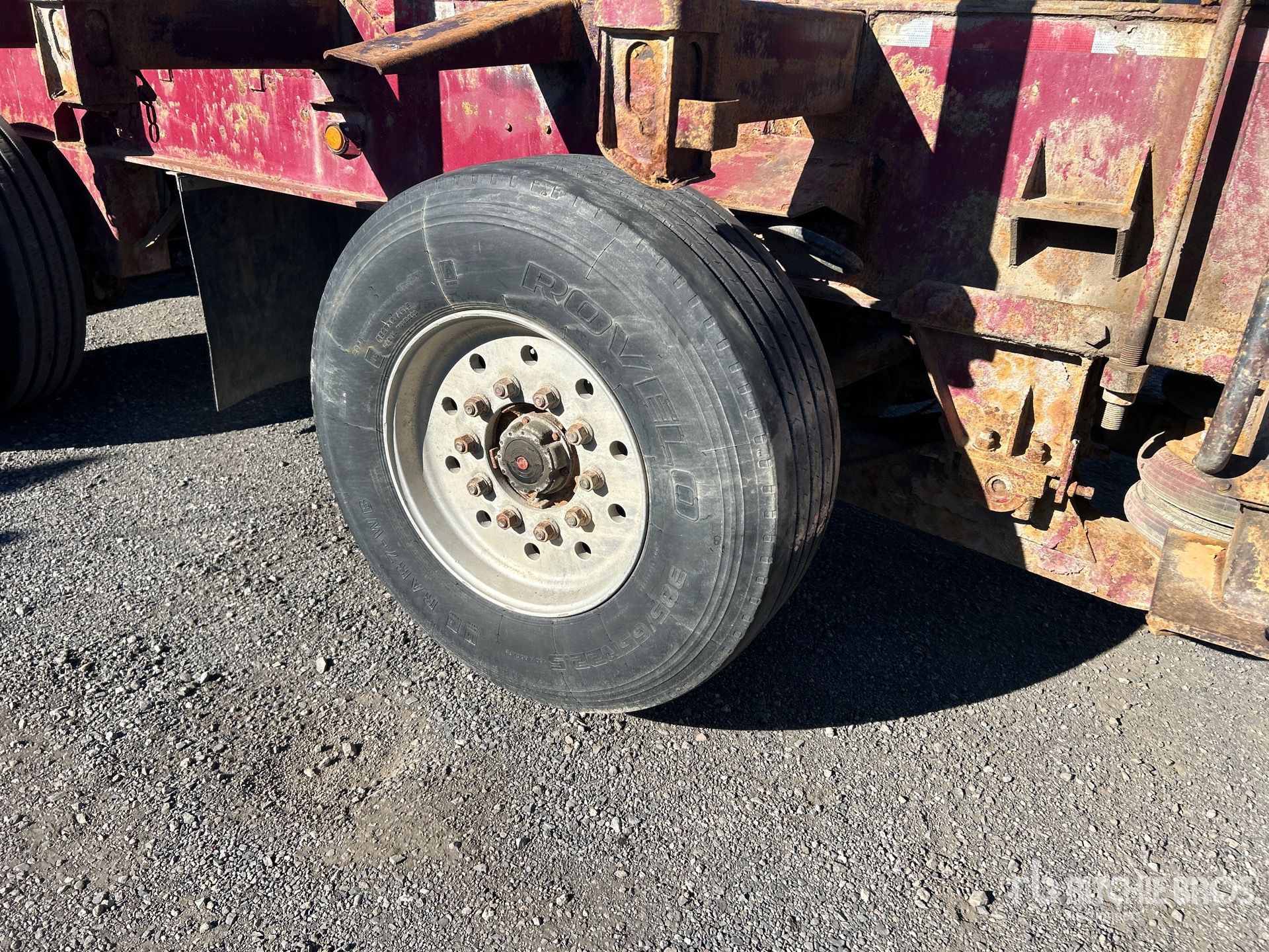 2003 Trail King T484A