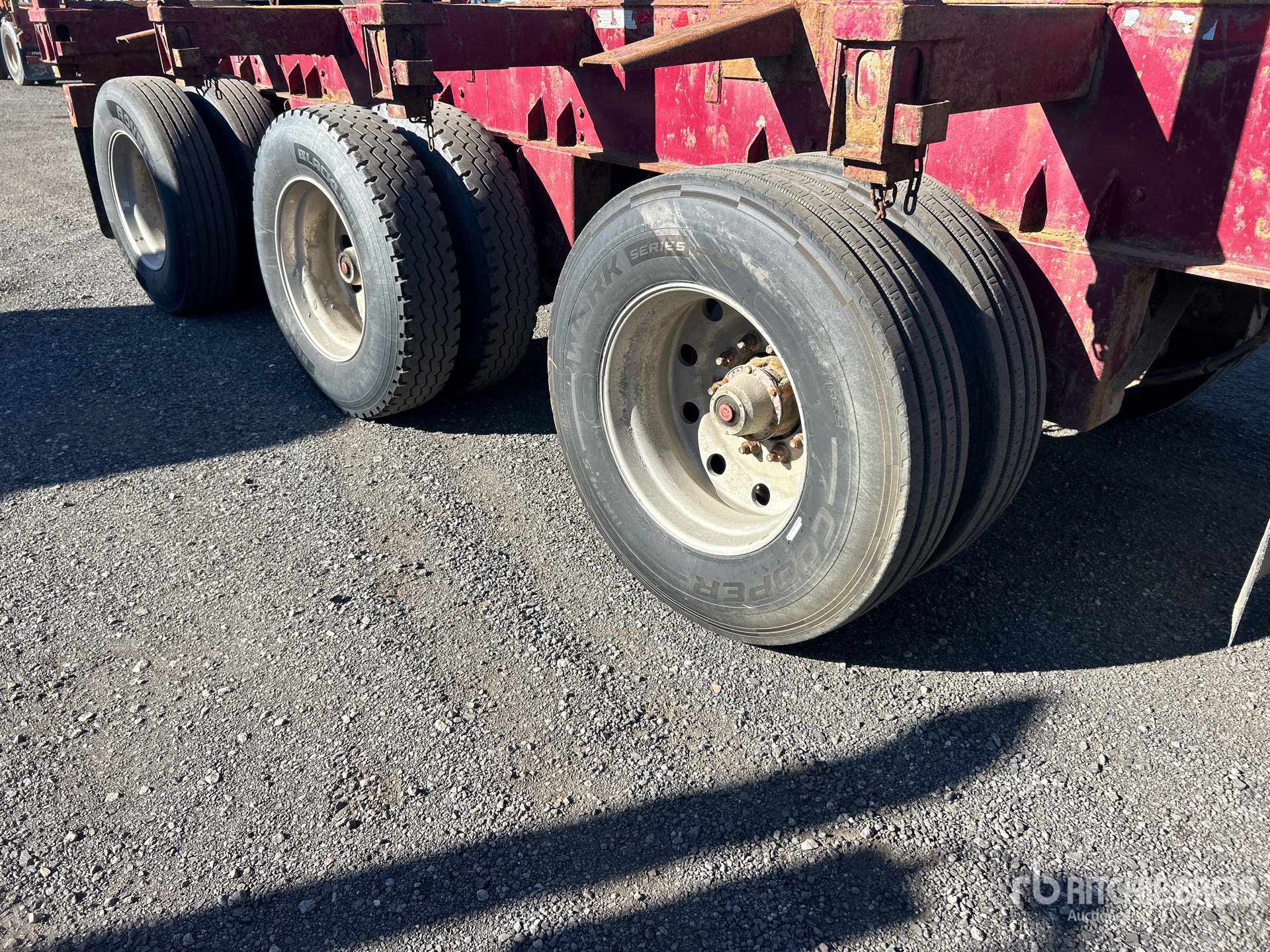 2003 Trail King T484A