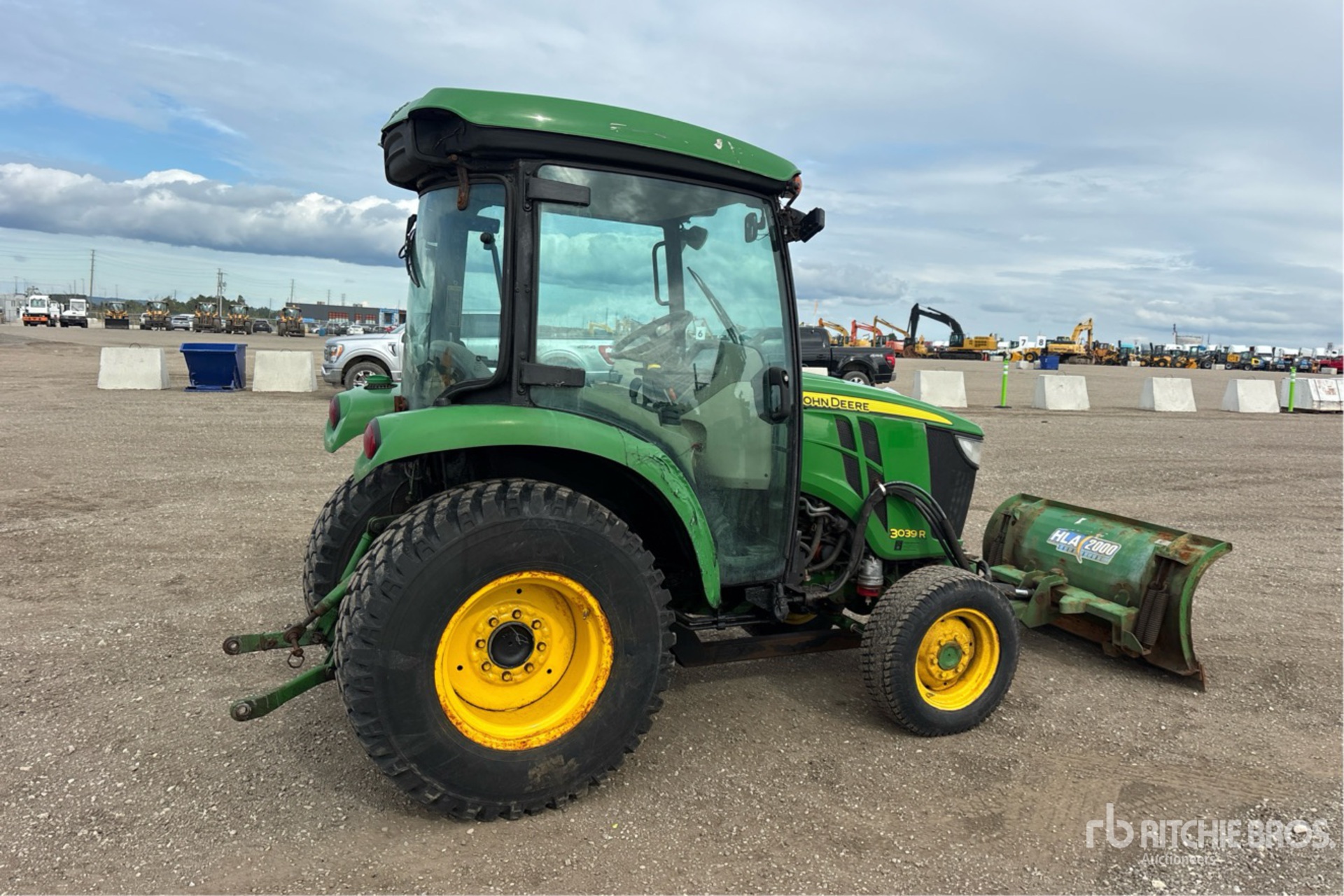 2017 John Deere 3039R