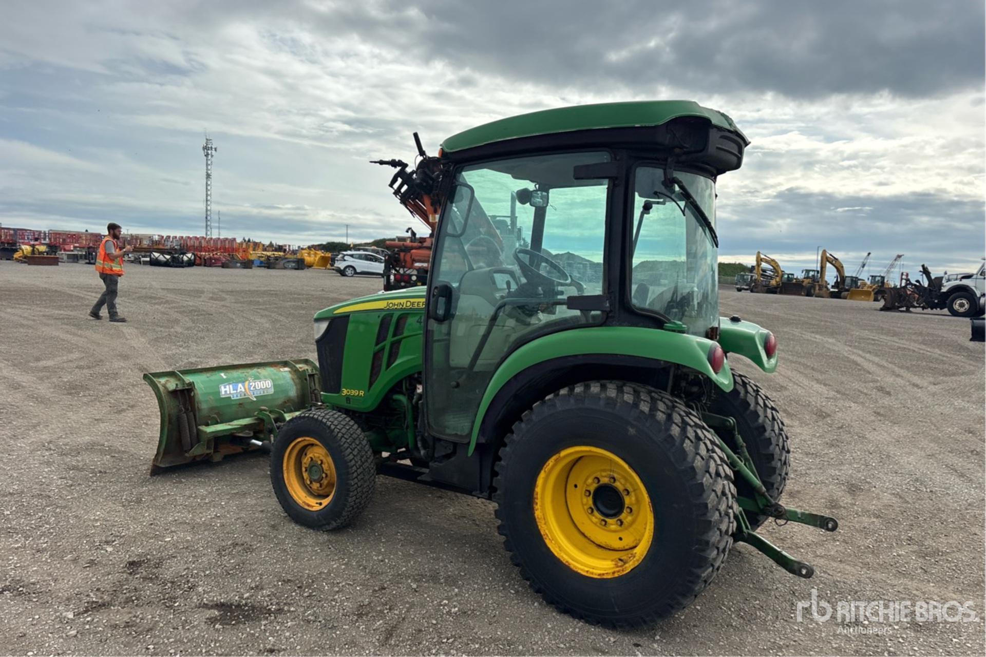 2017 John Deere 3039R