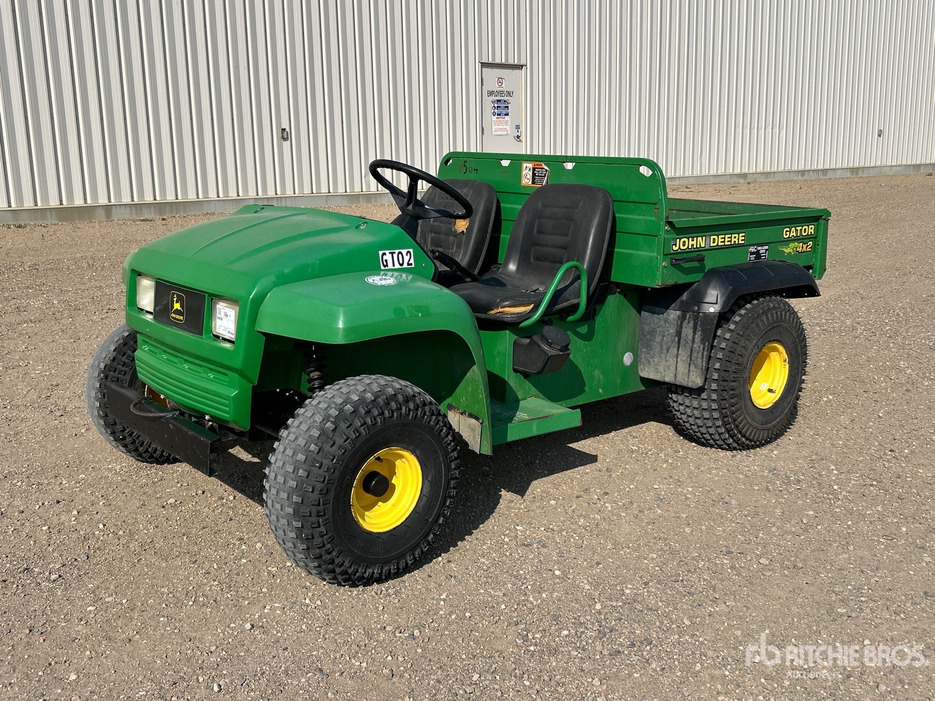 Photo of John Deere GATOR 4X2