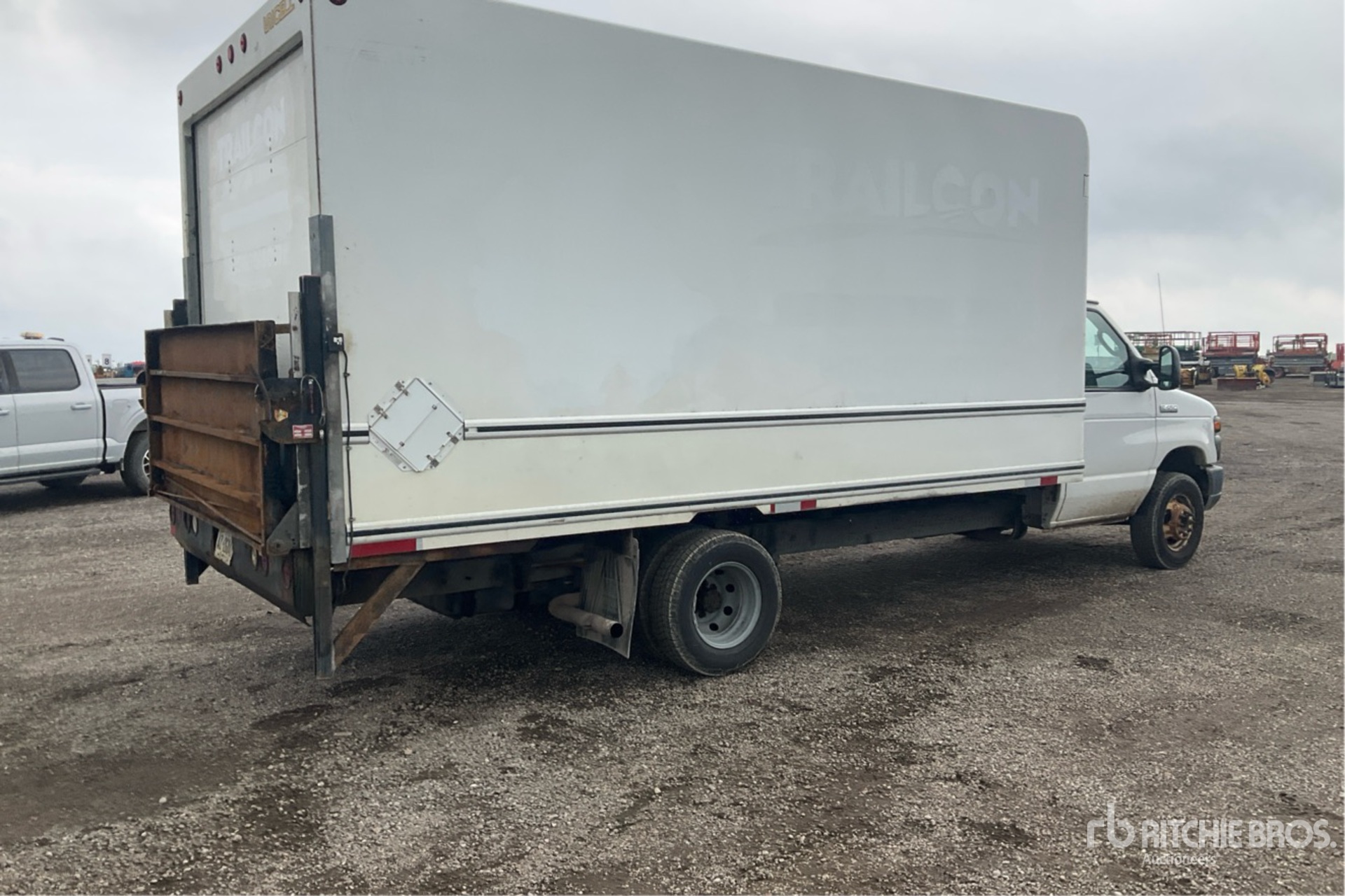 2017 Ford E450
