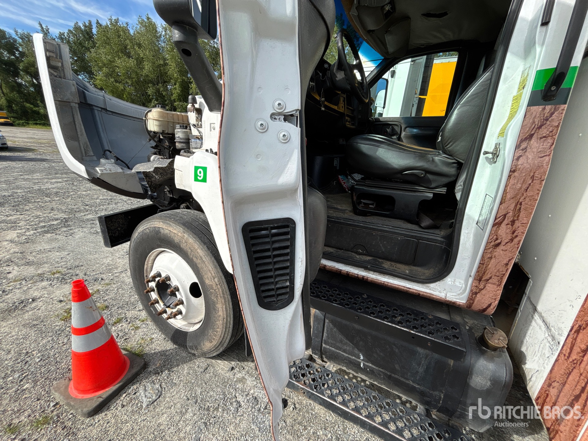 2005 GMC C7500