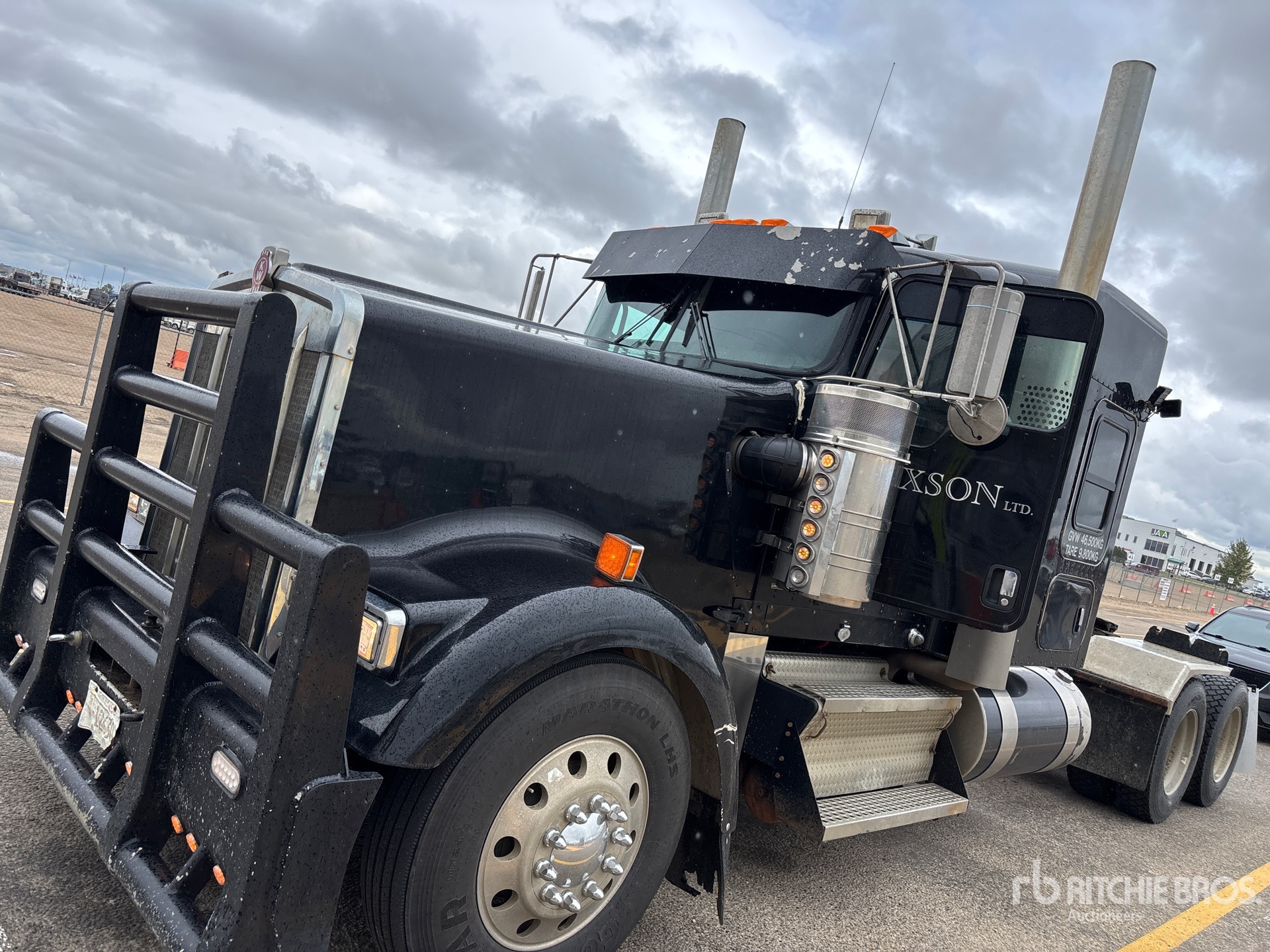 Photo of 2023 Kenworth W900L