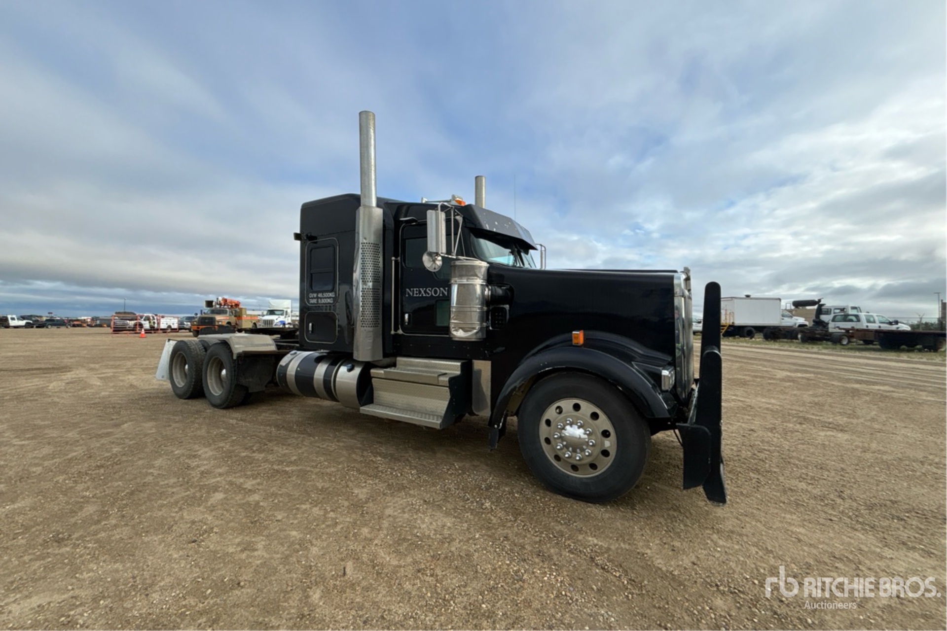 2023 Kenworth W900L