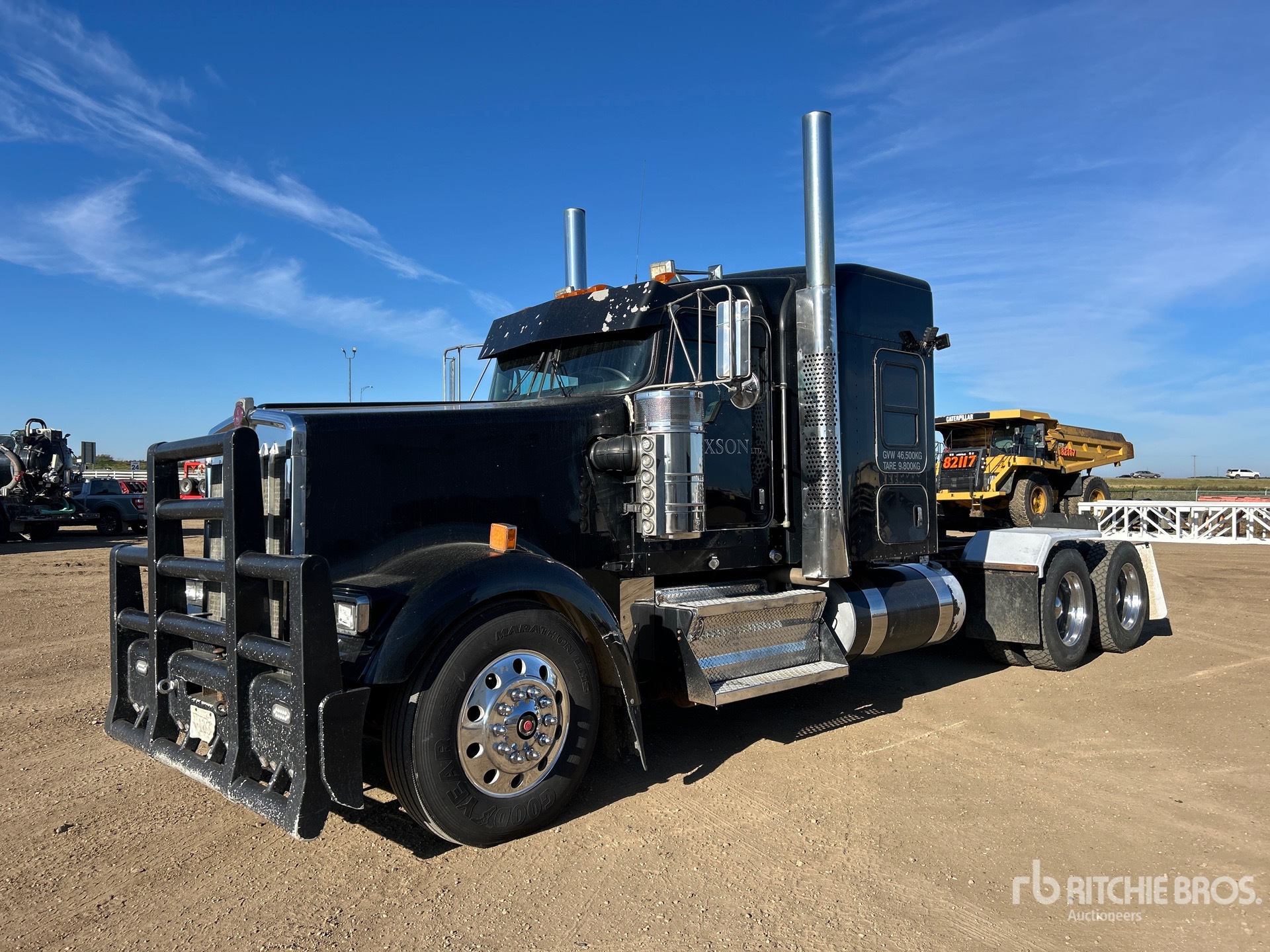 Photo of 2023 Kenworth W900L