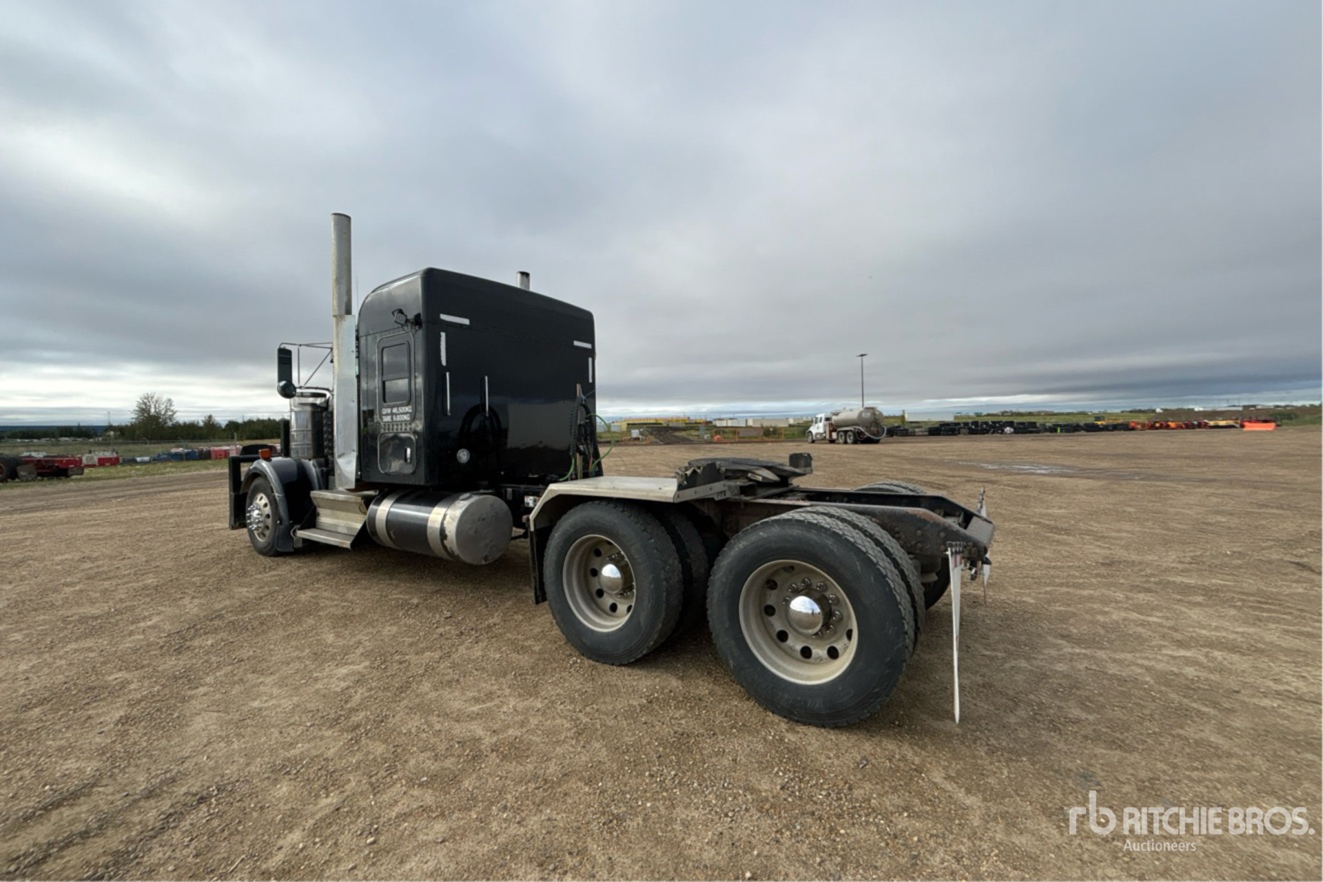 2023 Kenworth W900L