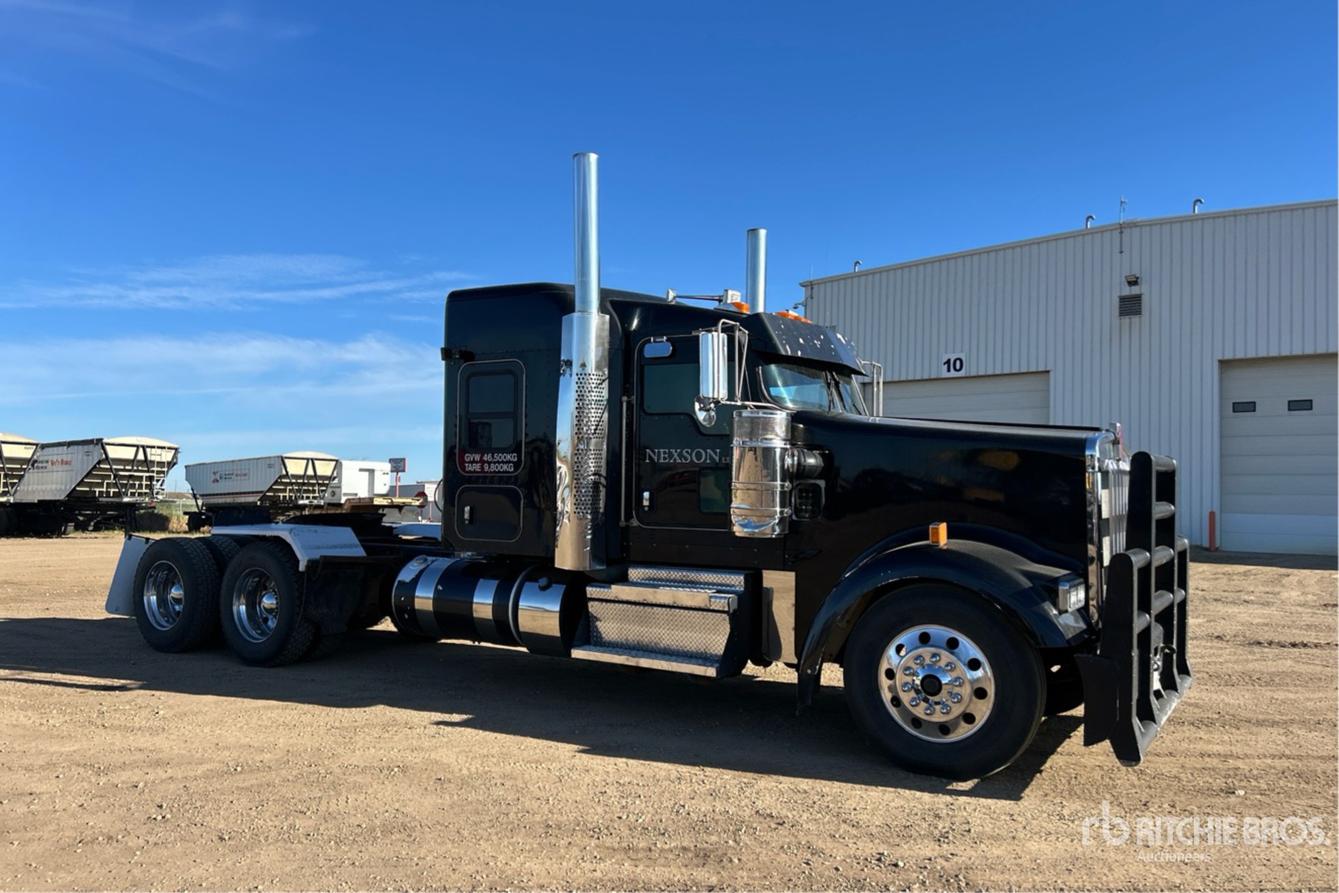 2023 Kenworth W900L