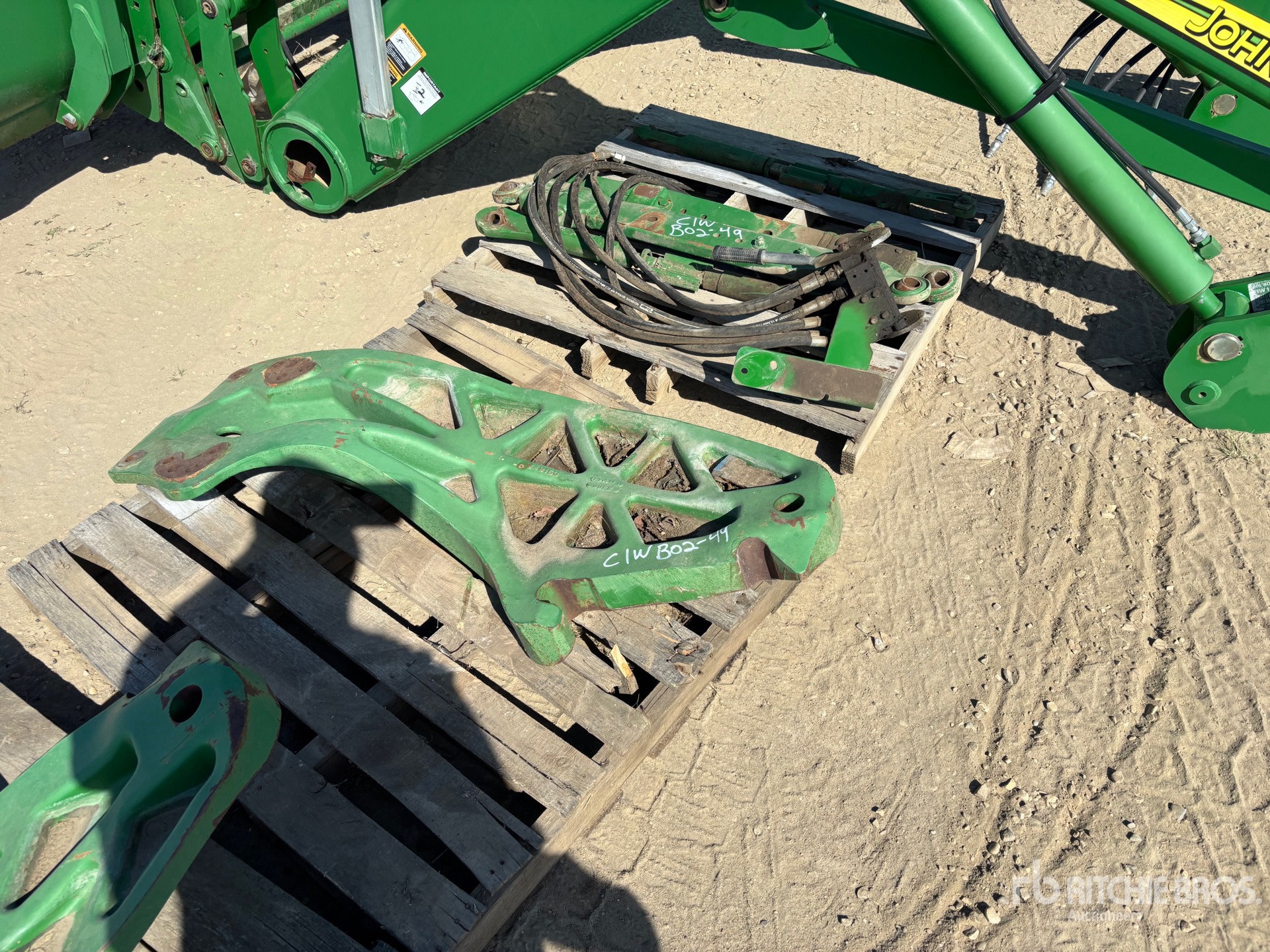 John Deere 97 IN 2-POINT GRAPPLE