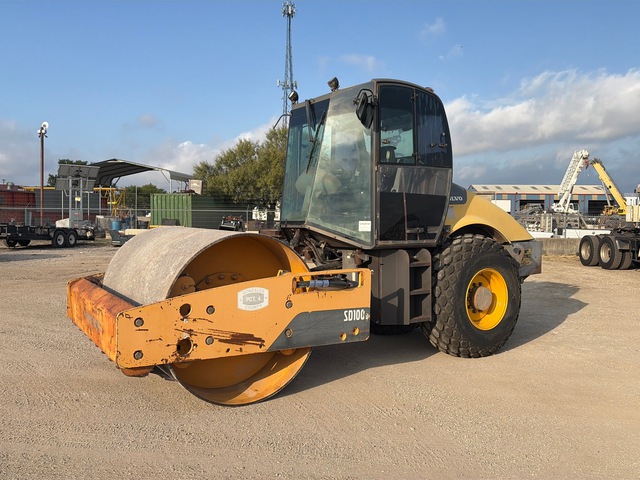 2011 Volvo SD100D Smooth Drum Compactor