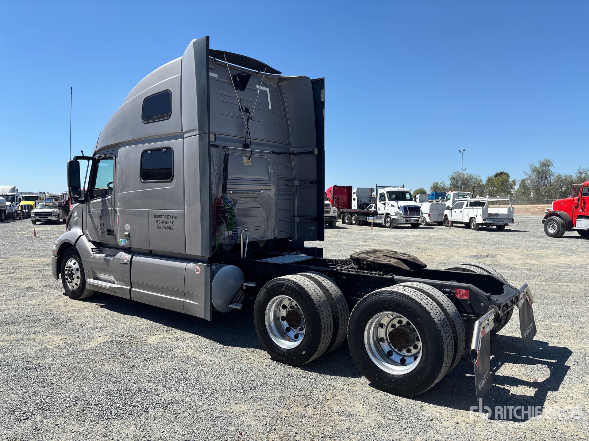 2019 Volvo VNL860