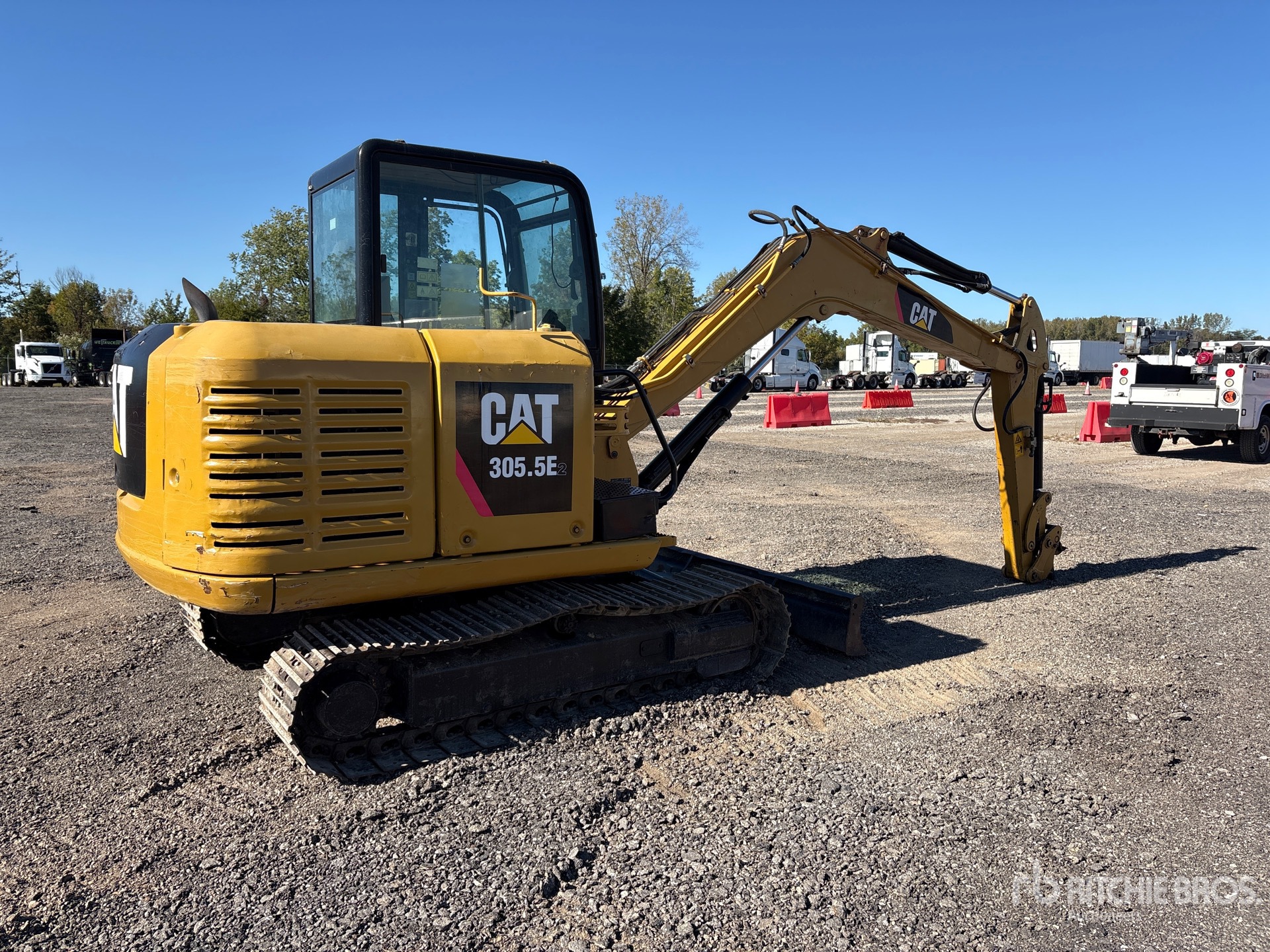 2016 Caterpillar 305.5E2