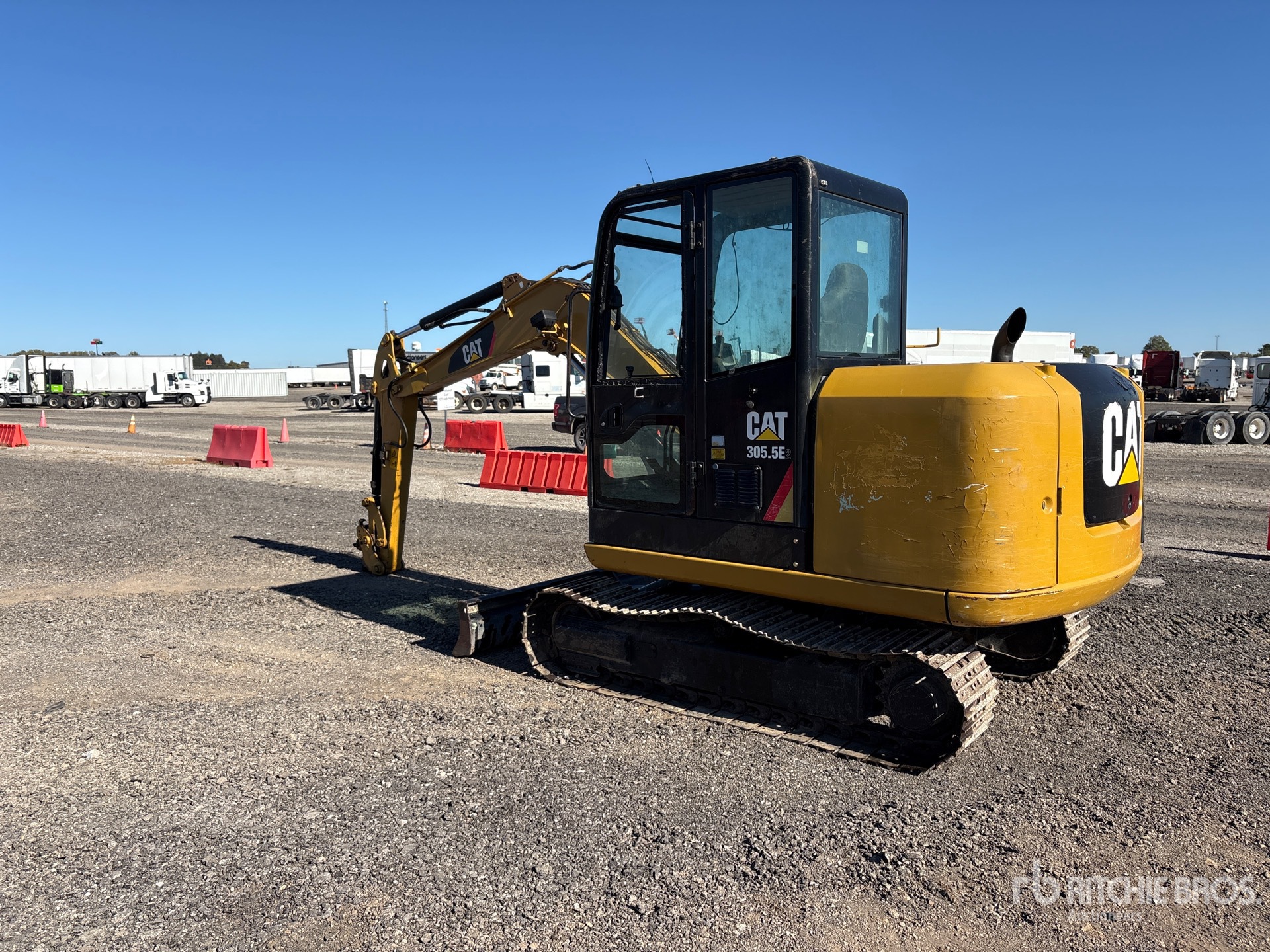 2016 Caterpillar 305.5E2