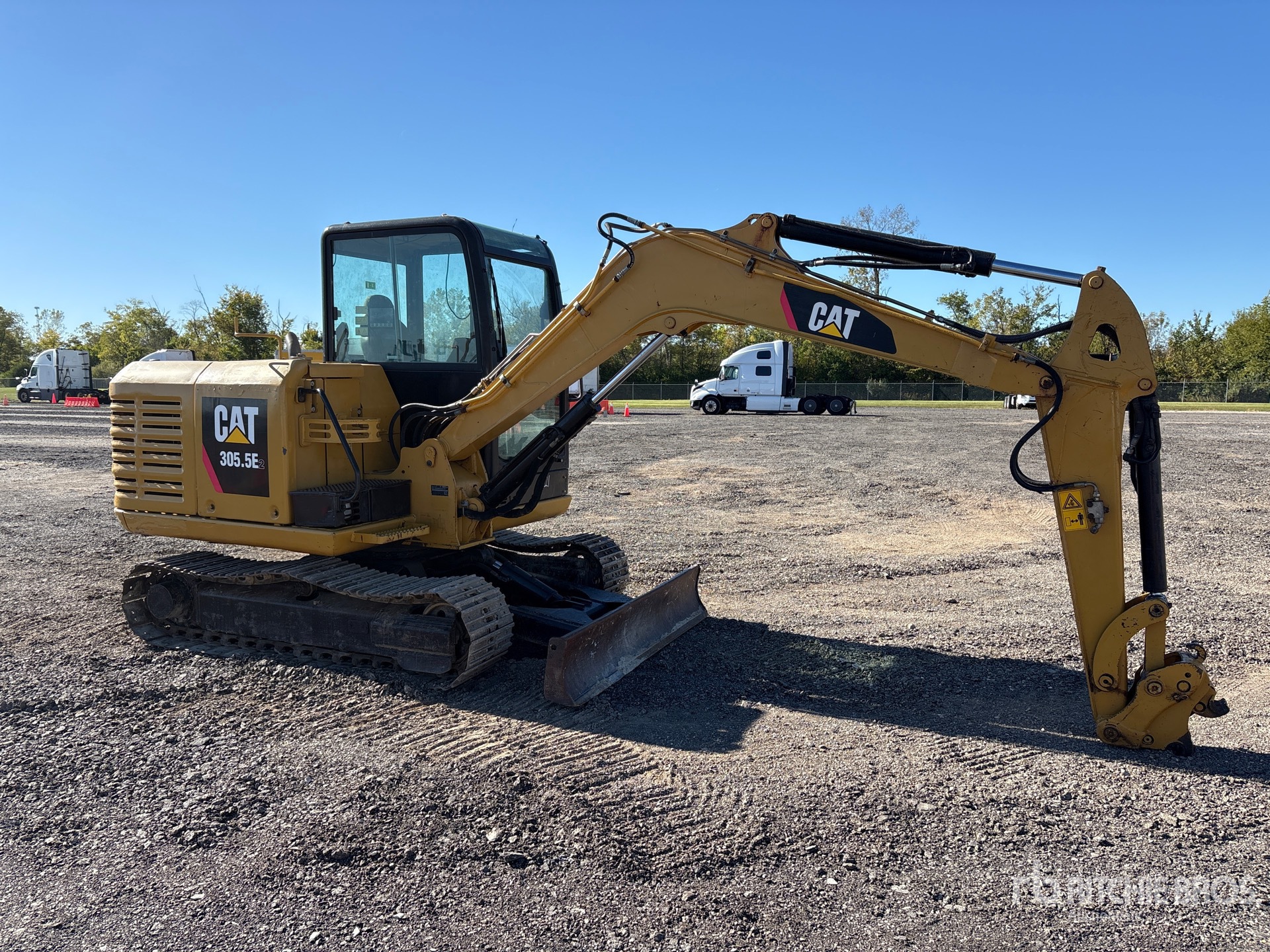 2016 Caterpillar 305.5E2