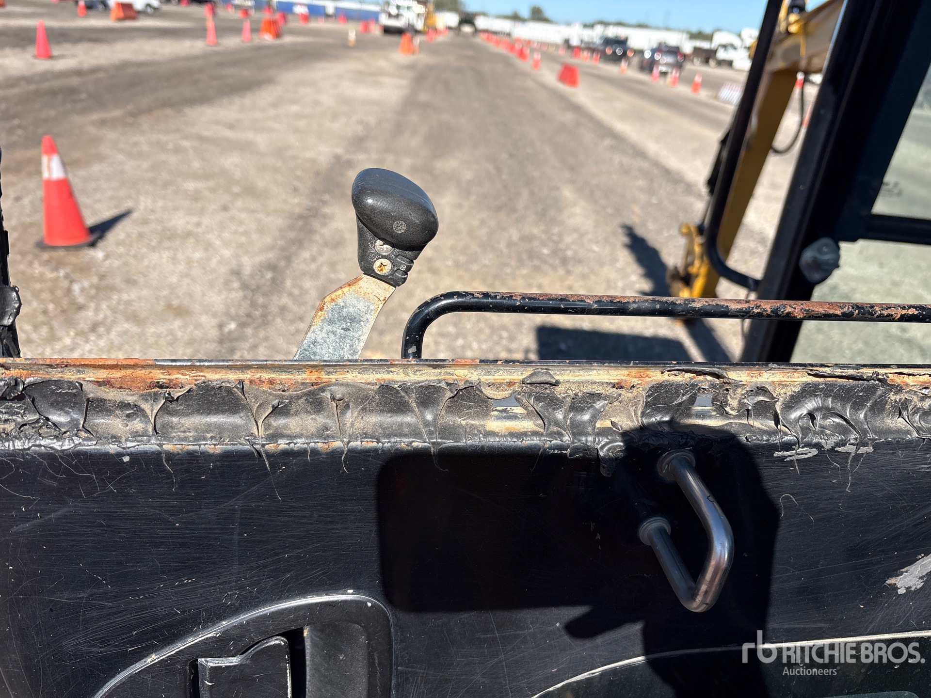 2016 Caterpillar 305.5E2