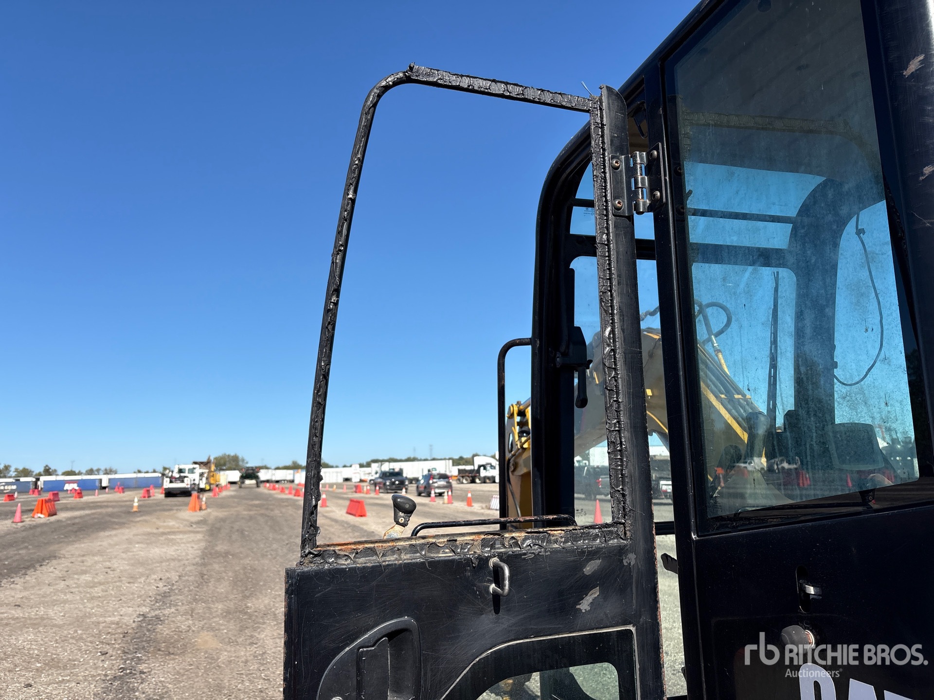 2016 Caterpillar 305.5E2