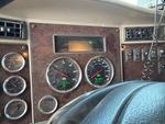 Cab with Luces de advertencia del motor