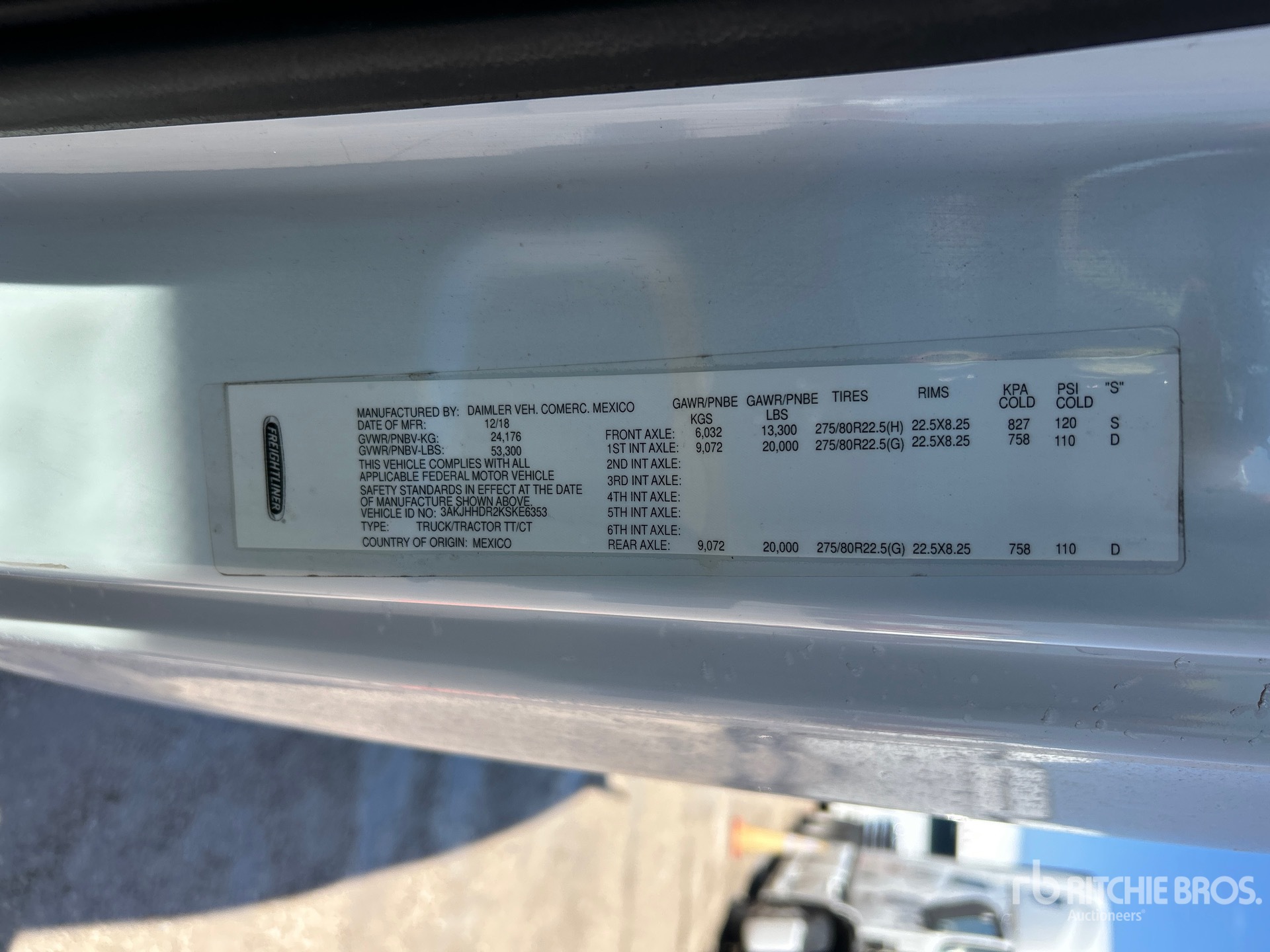 2019 Freightliner CASCADIA 126