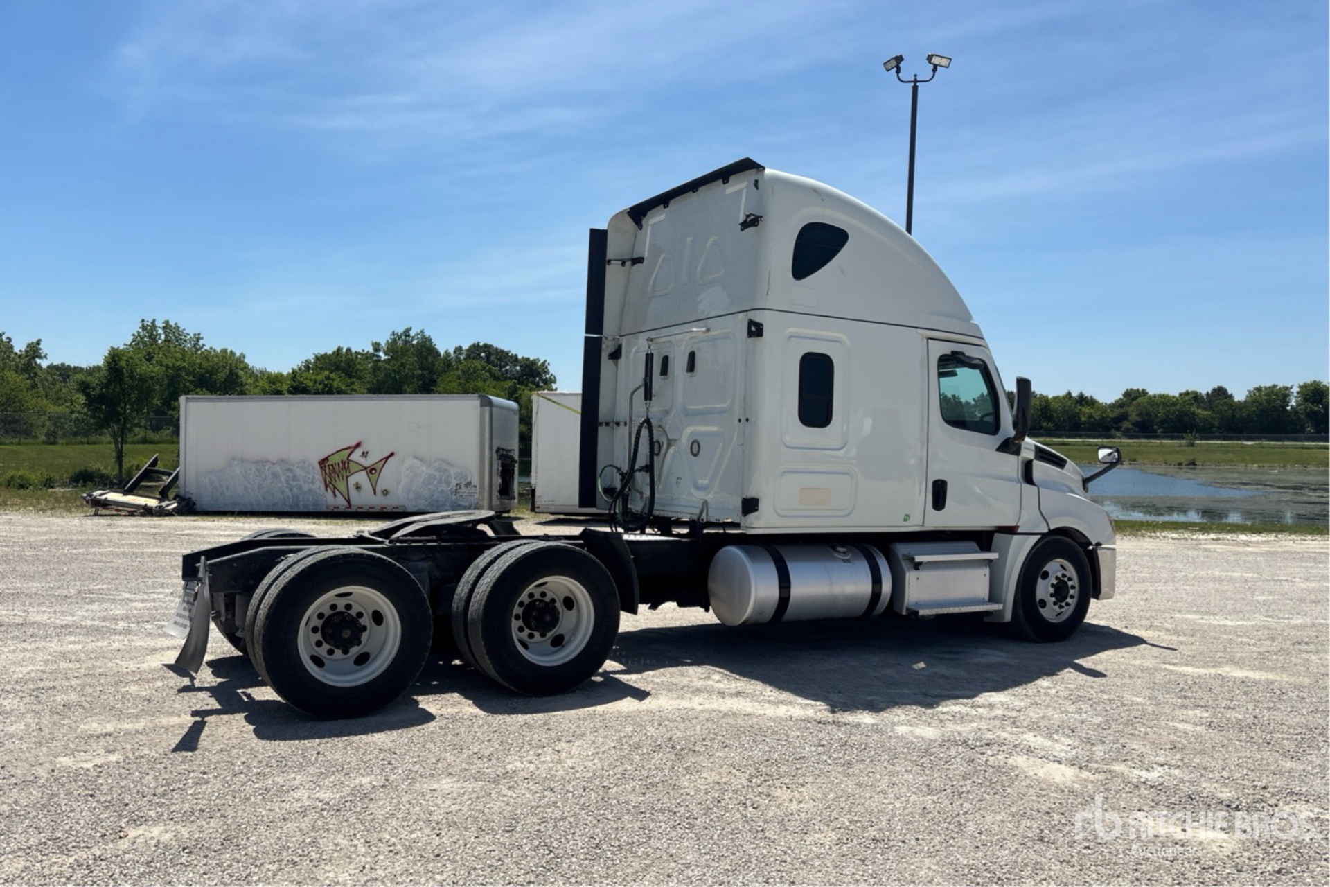 2019 Freightliner CASCADIA 126