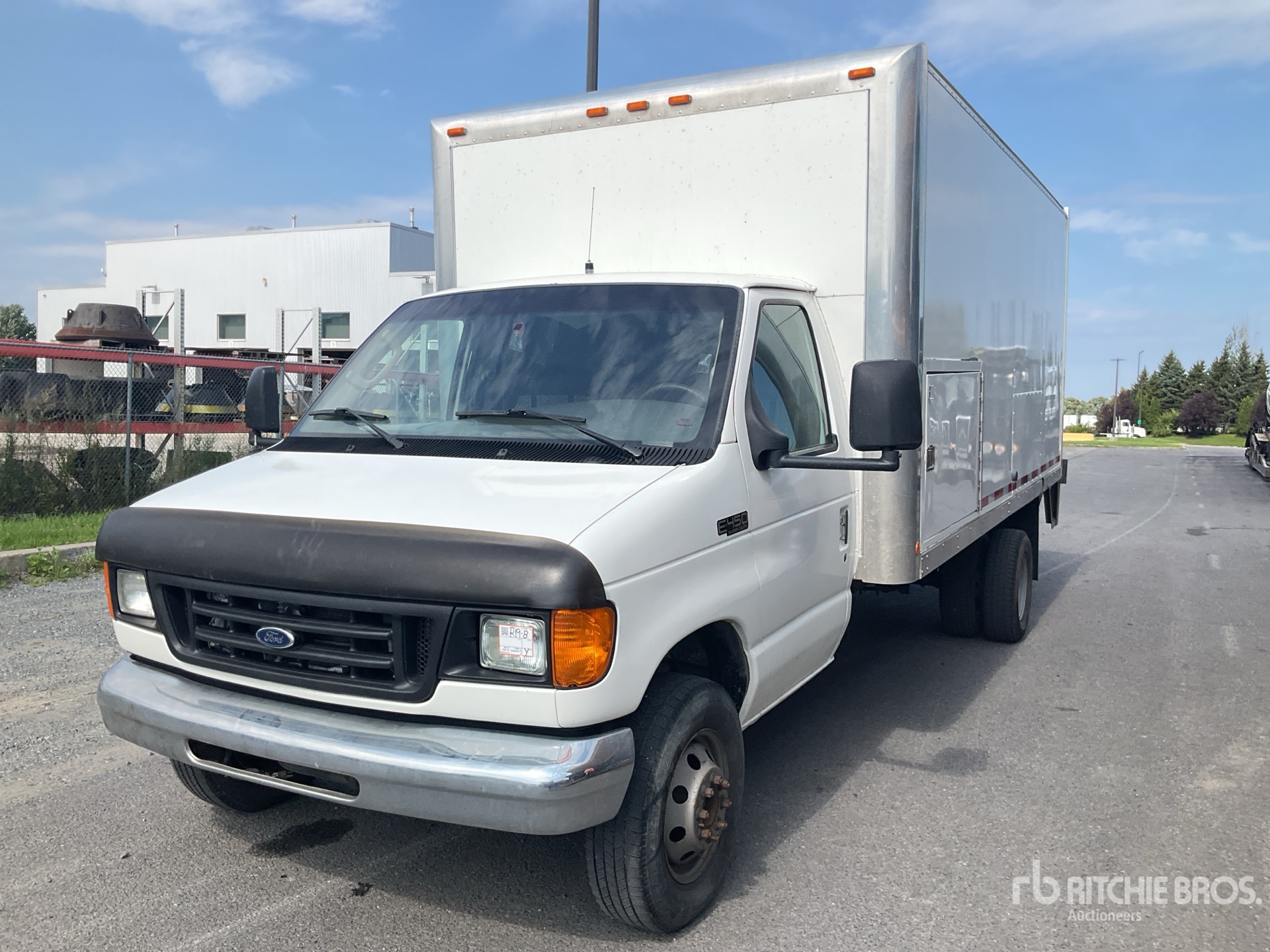 Photo of 2005 Ford E-450 SUPER DUT