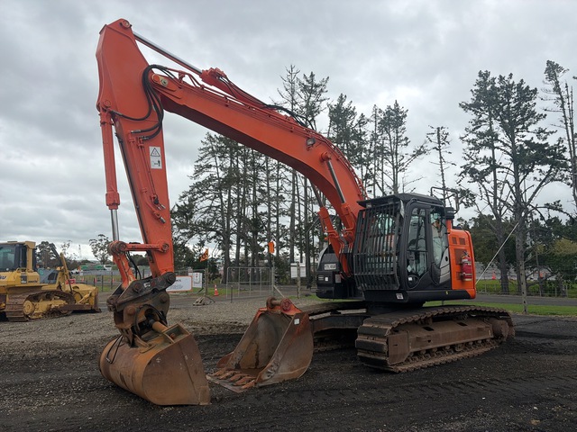 2016 Hitachi ZX225USLC-5B Tracked Excavator