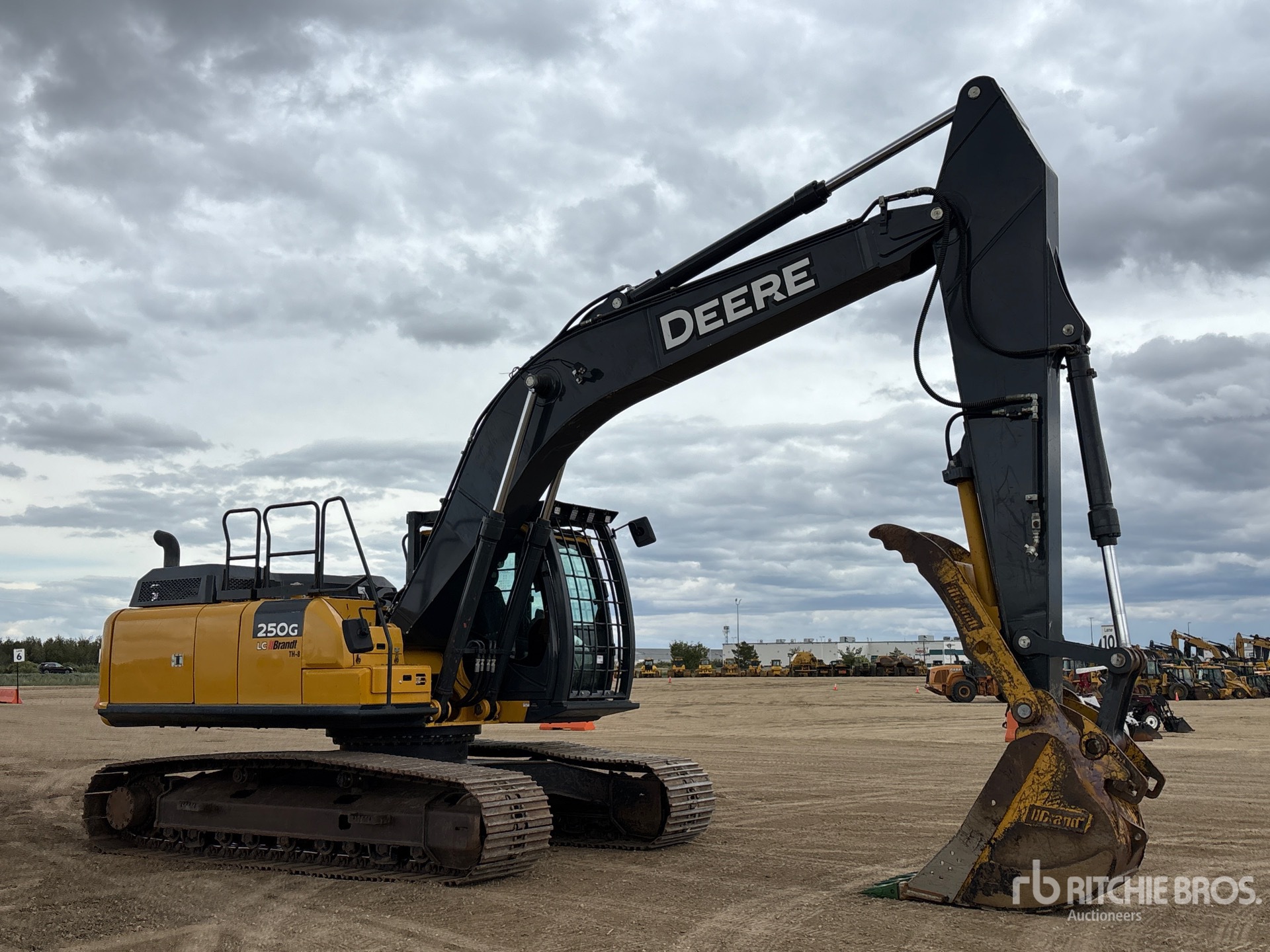 2018 John Deere 250G LC