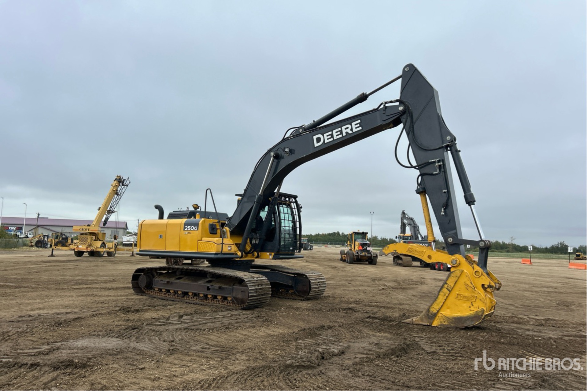 2017 John Deere 250G LC