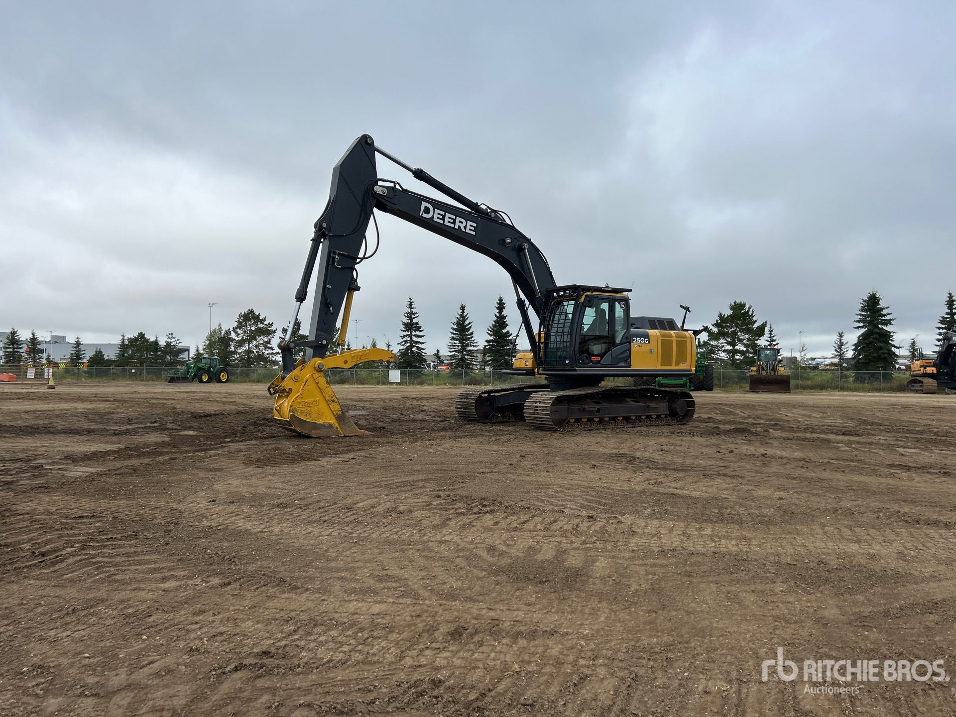 2017 John Deere 250G LC