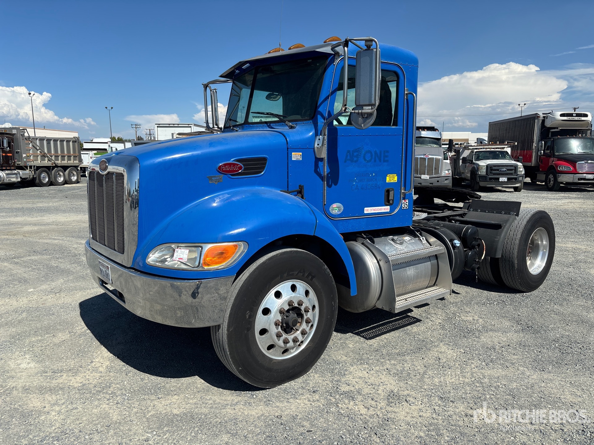 Photo of 2013 Peterbilt 337