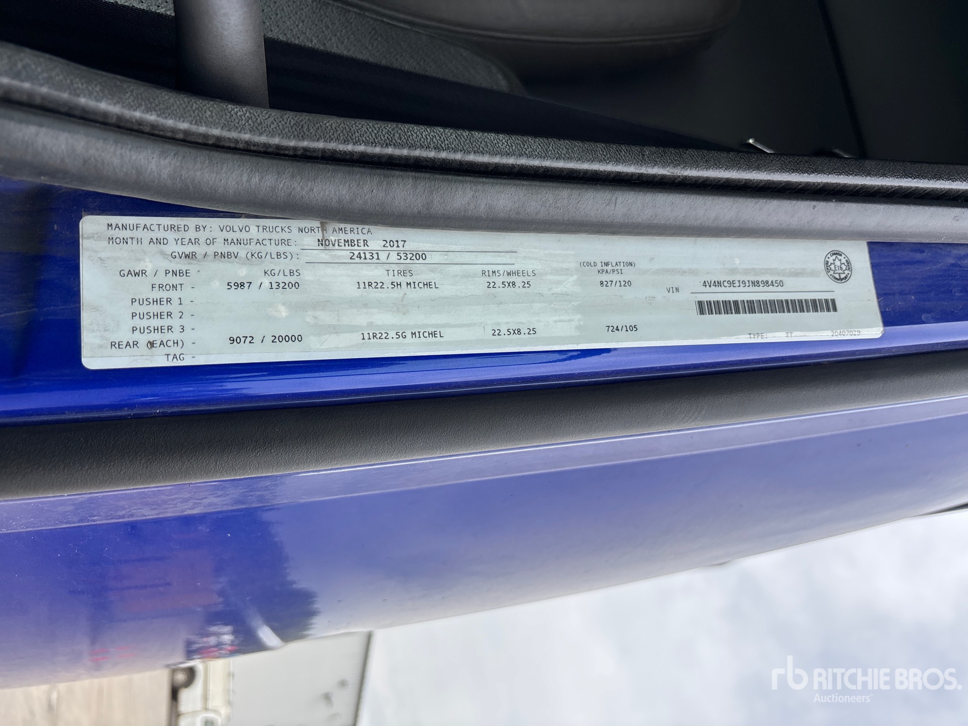 2018 Volvo VNL860