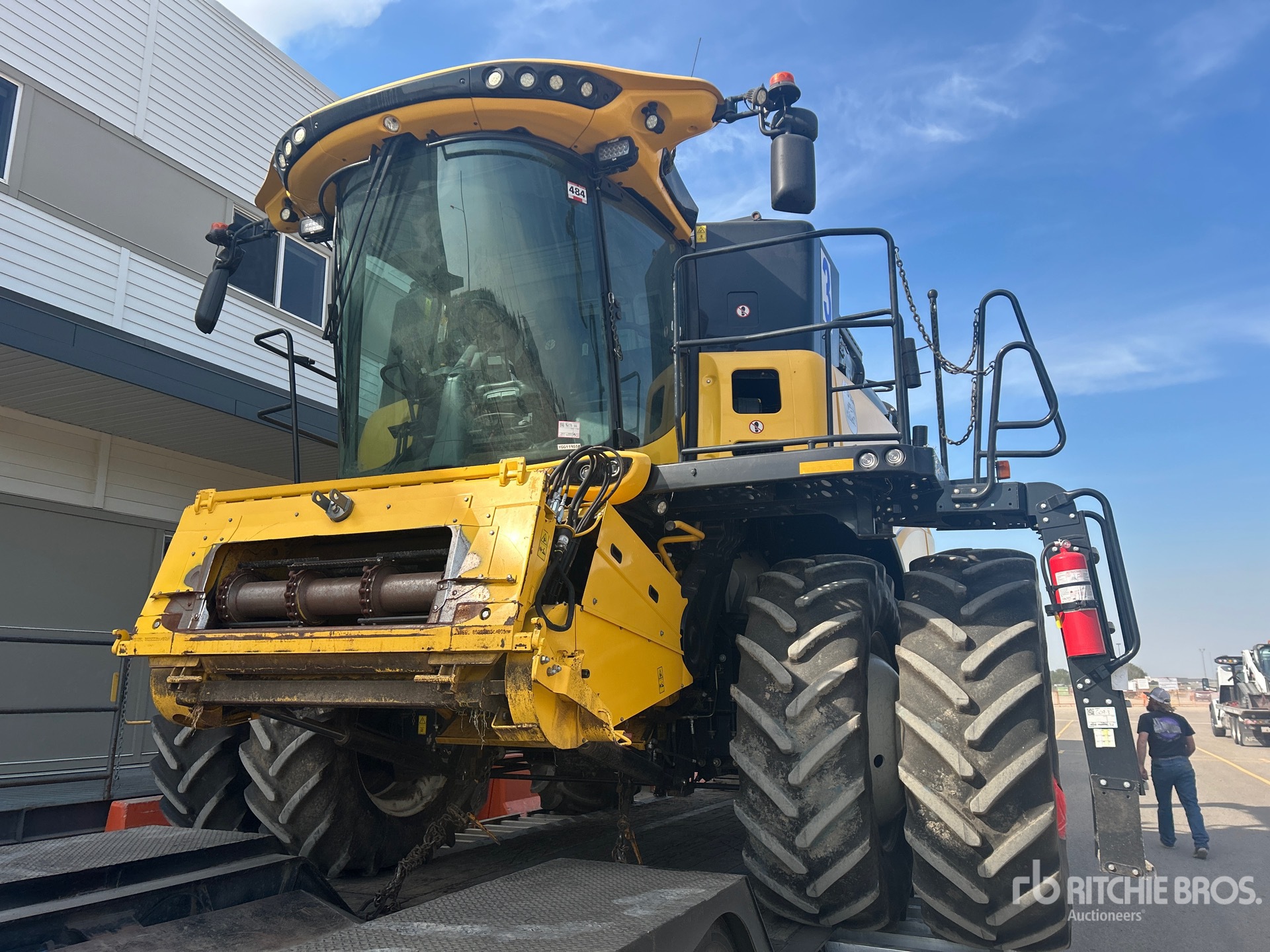 Photo of 2016 New Holland CR8.90