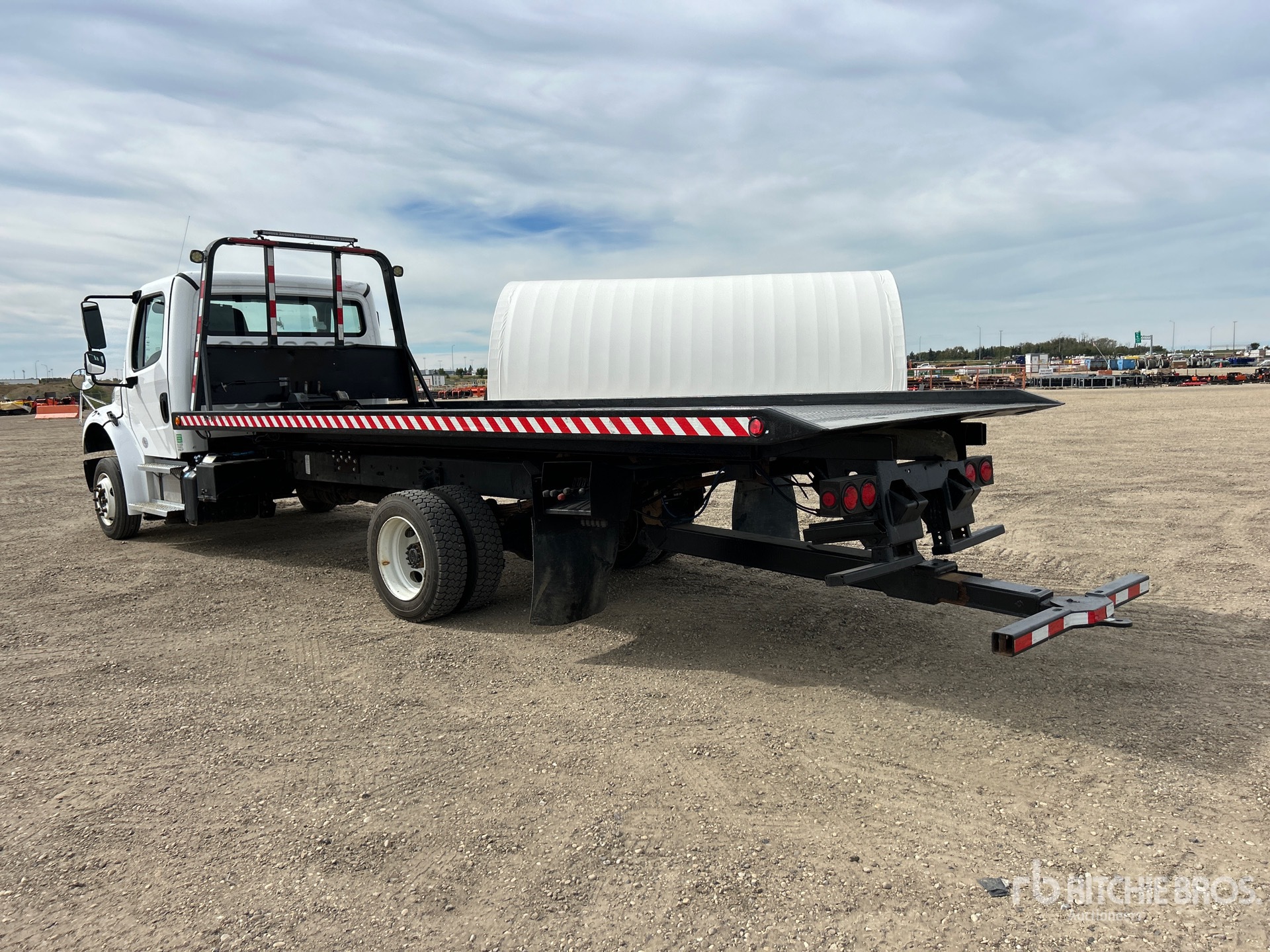2020 Freightliner M2 106