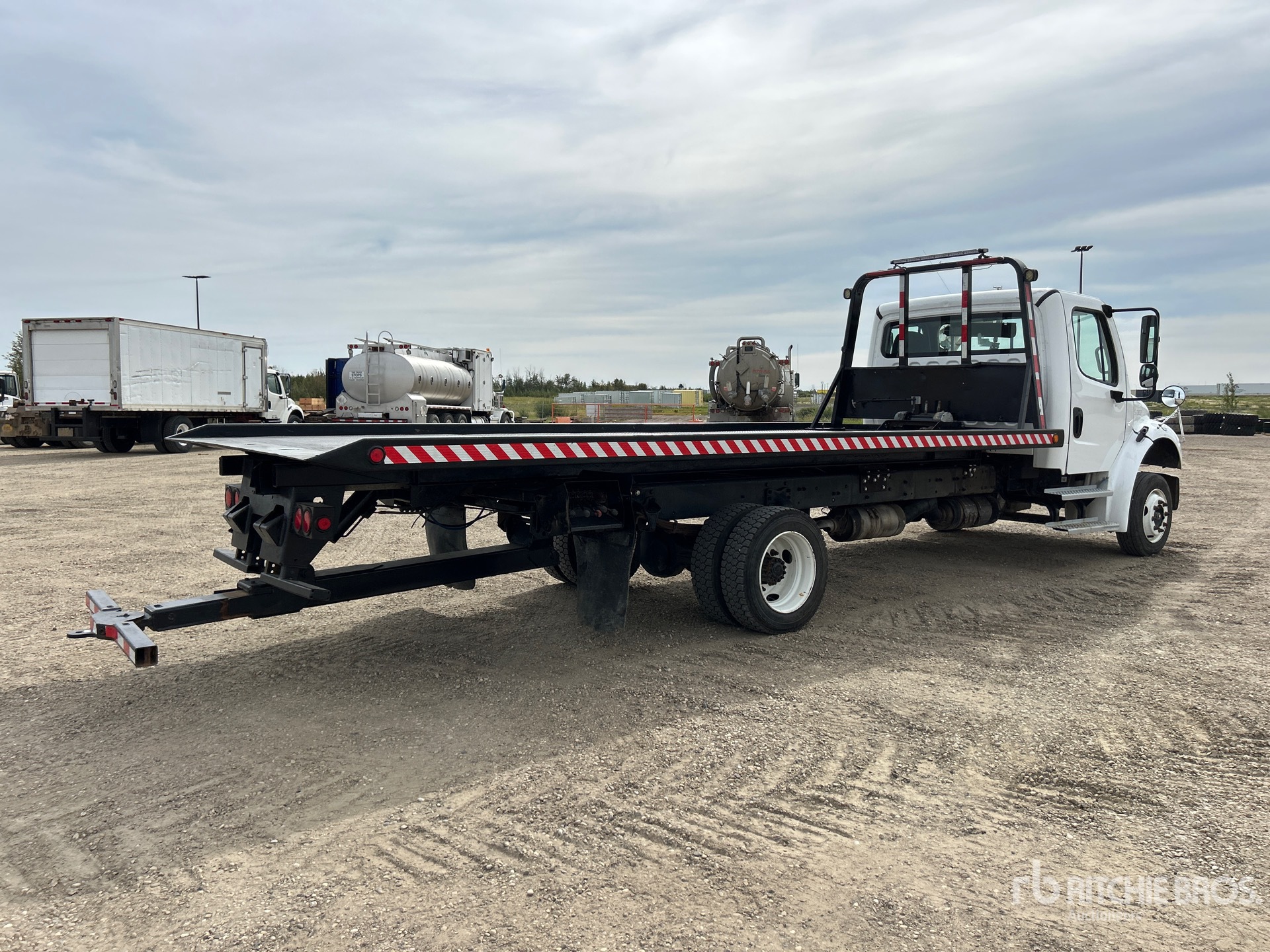 2020 Freightliner M2 106