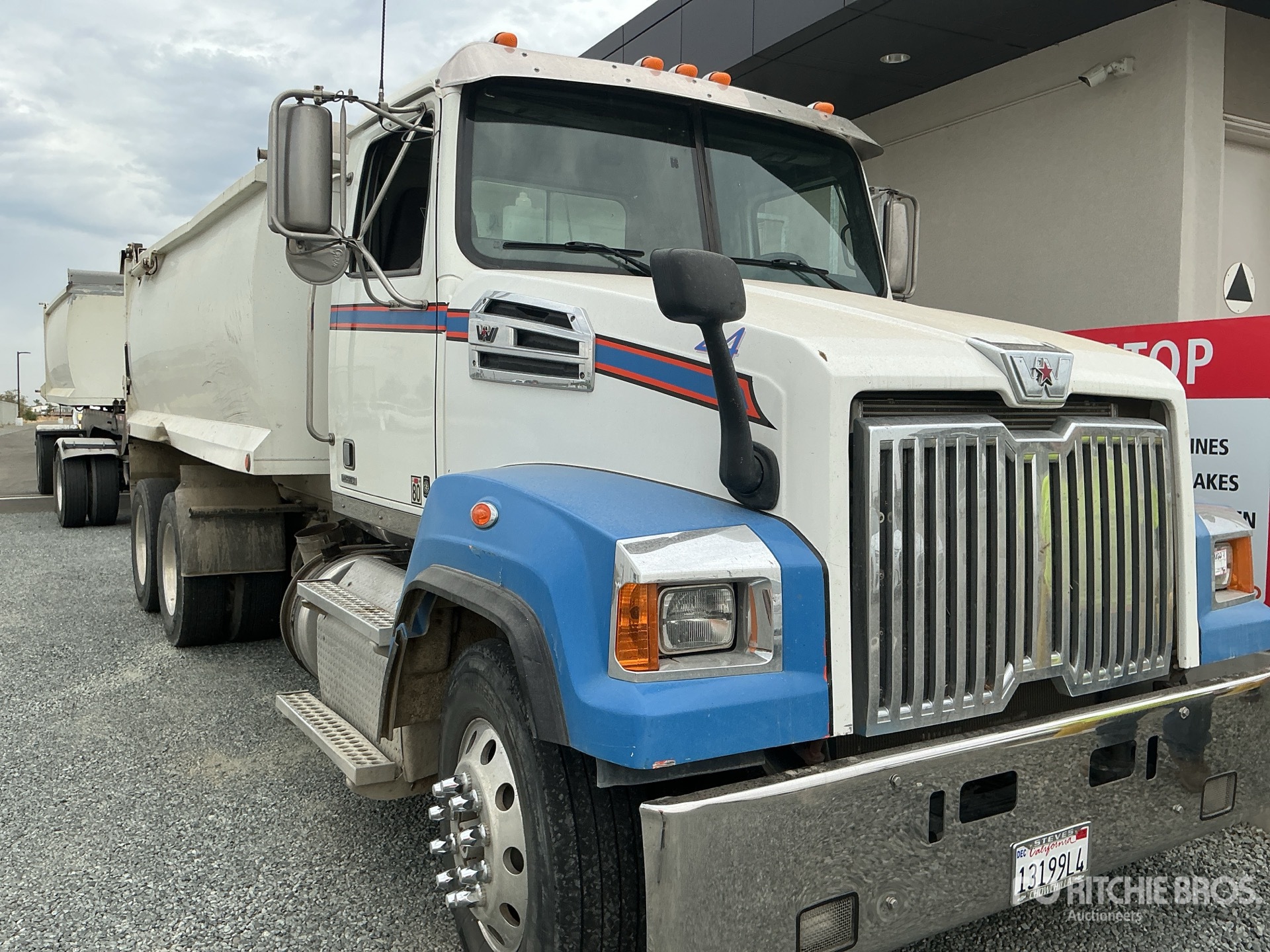Photo of 2016 Western Star 4700