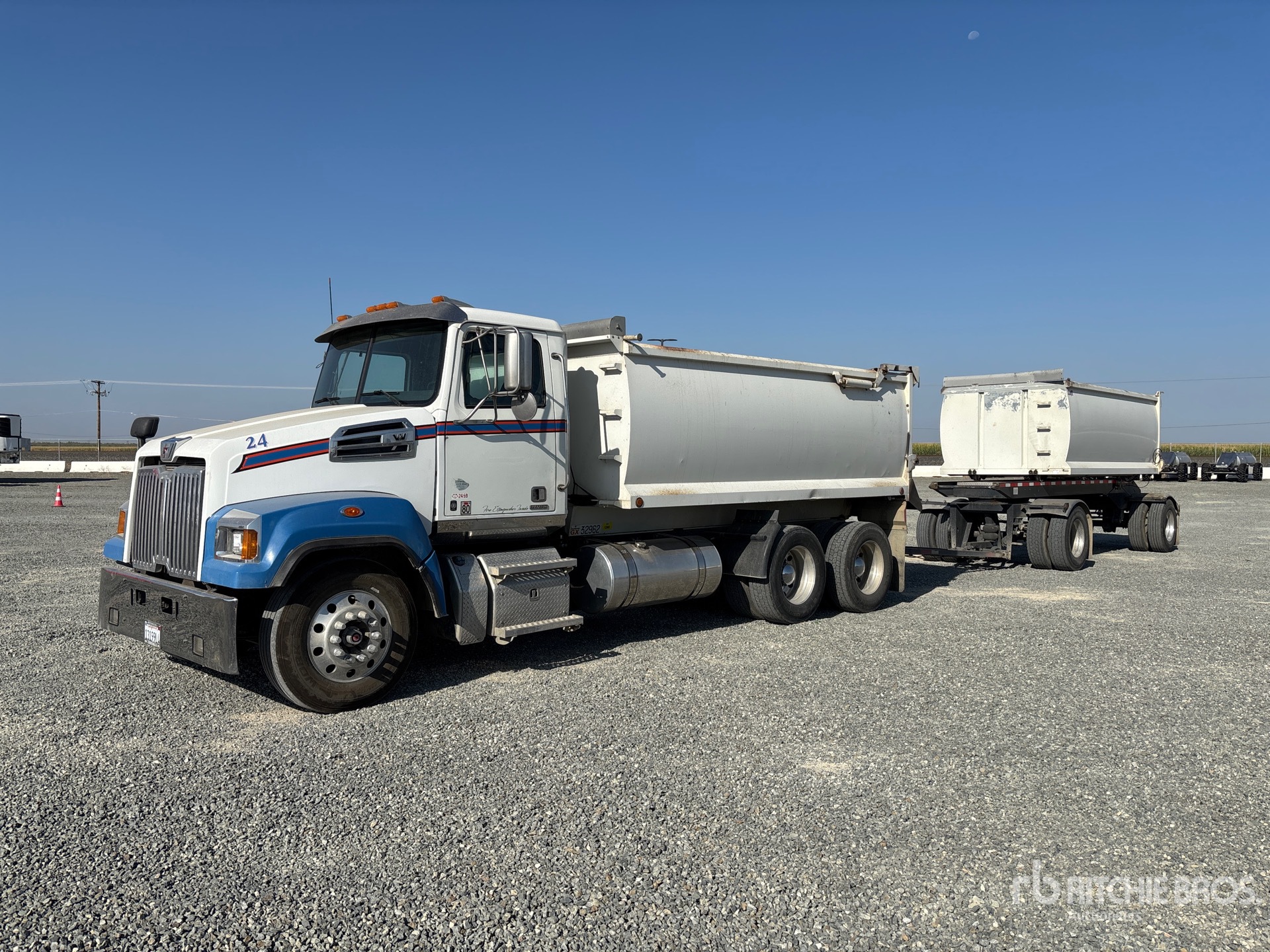 Photo of 2016 Western Star 4700