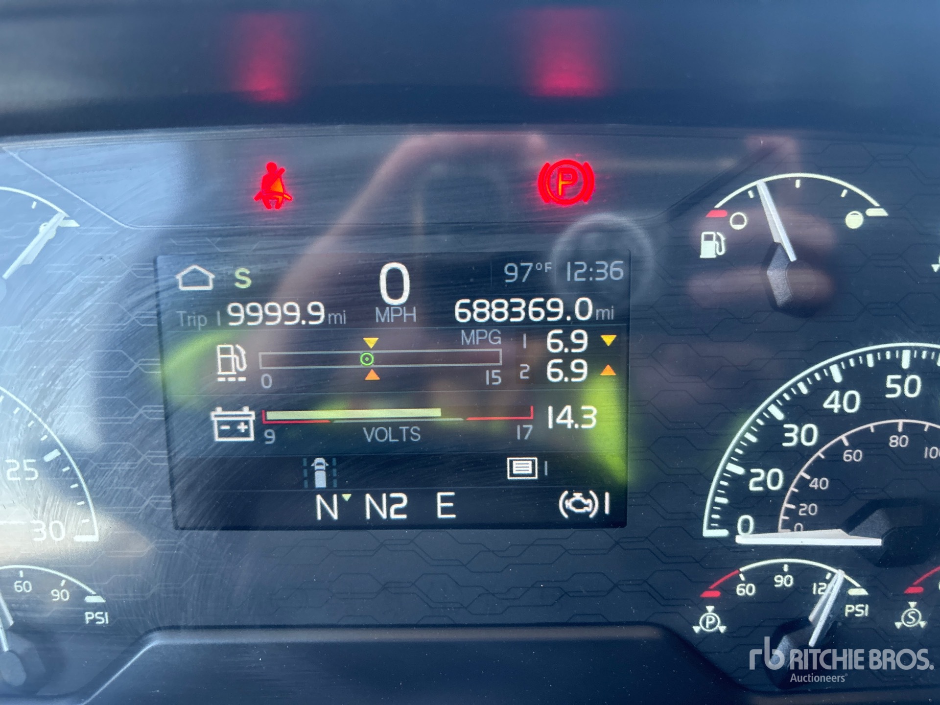 2021 Volvo VNL760