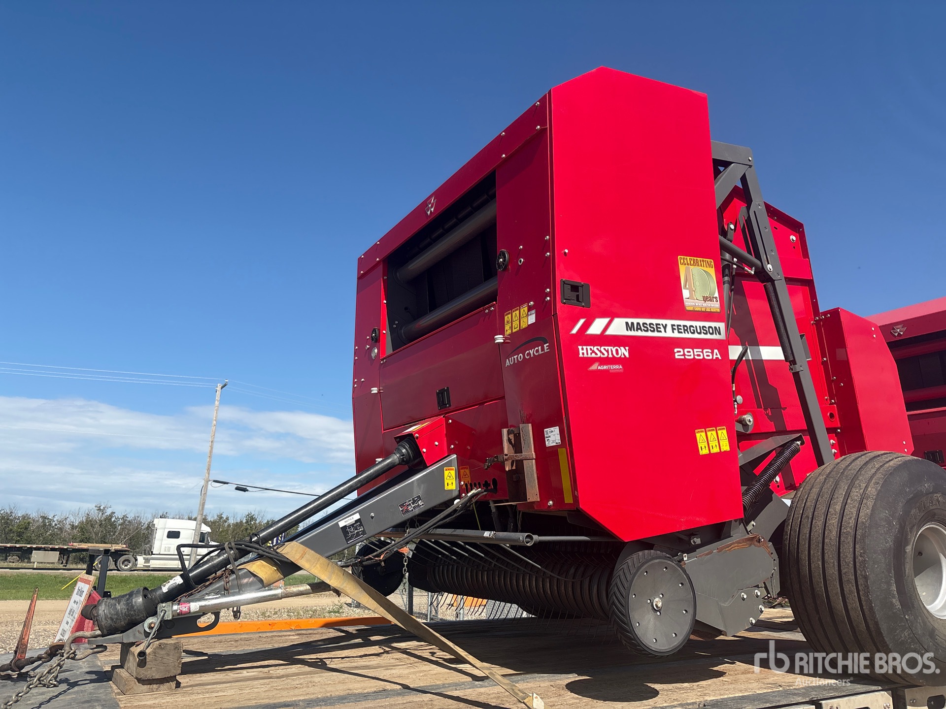 Photo of 2016 Massey Ferguson 2956A