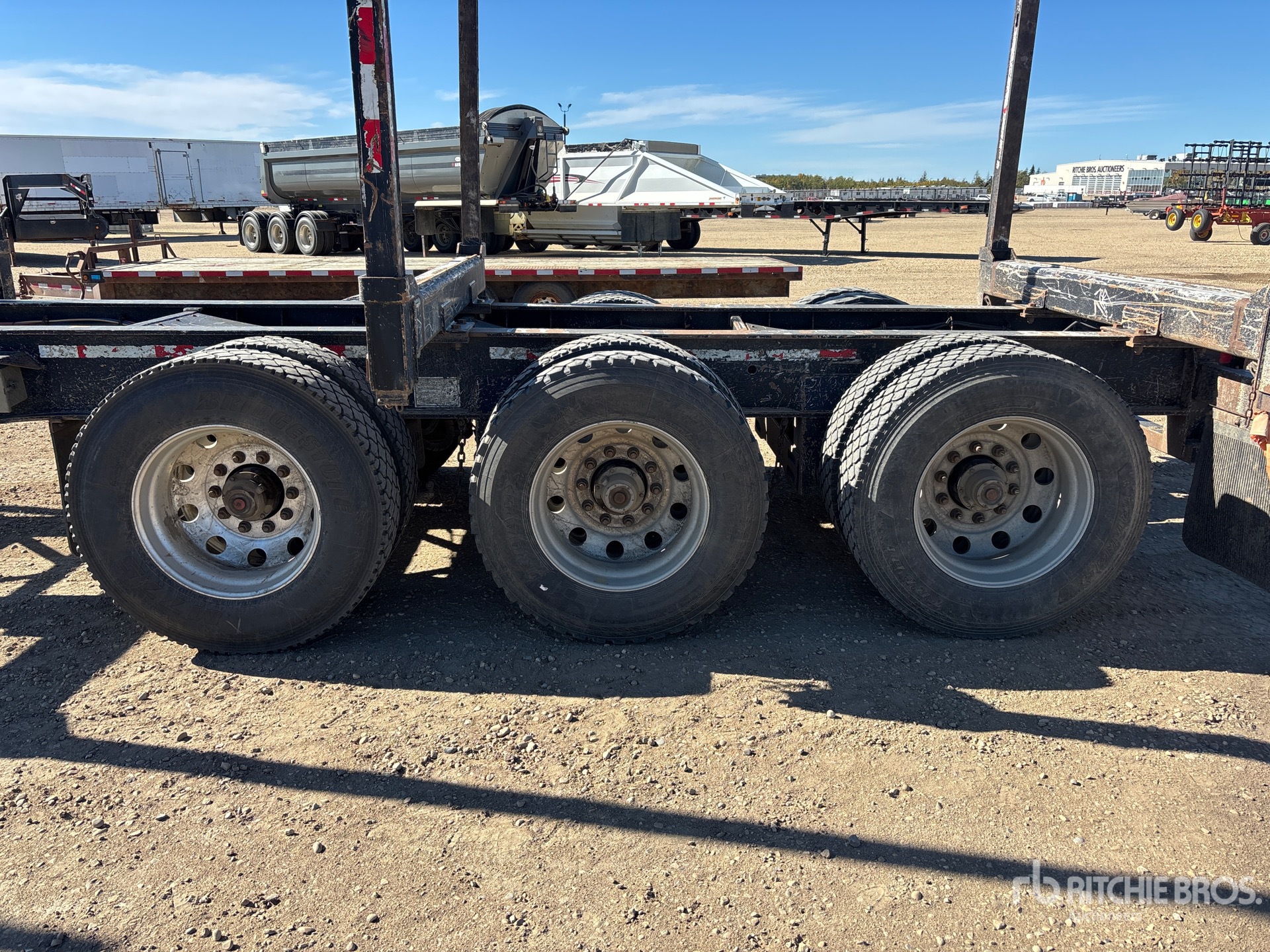 2018 Doepker 53 FT TRI/A HAYRACK
