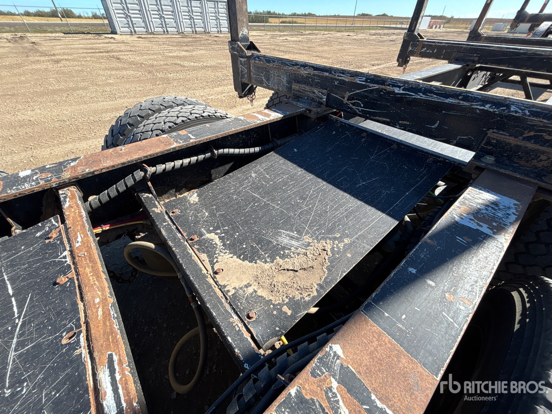 2018 Doepker 53 FT TRI/A HAYRACK