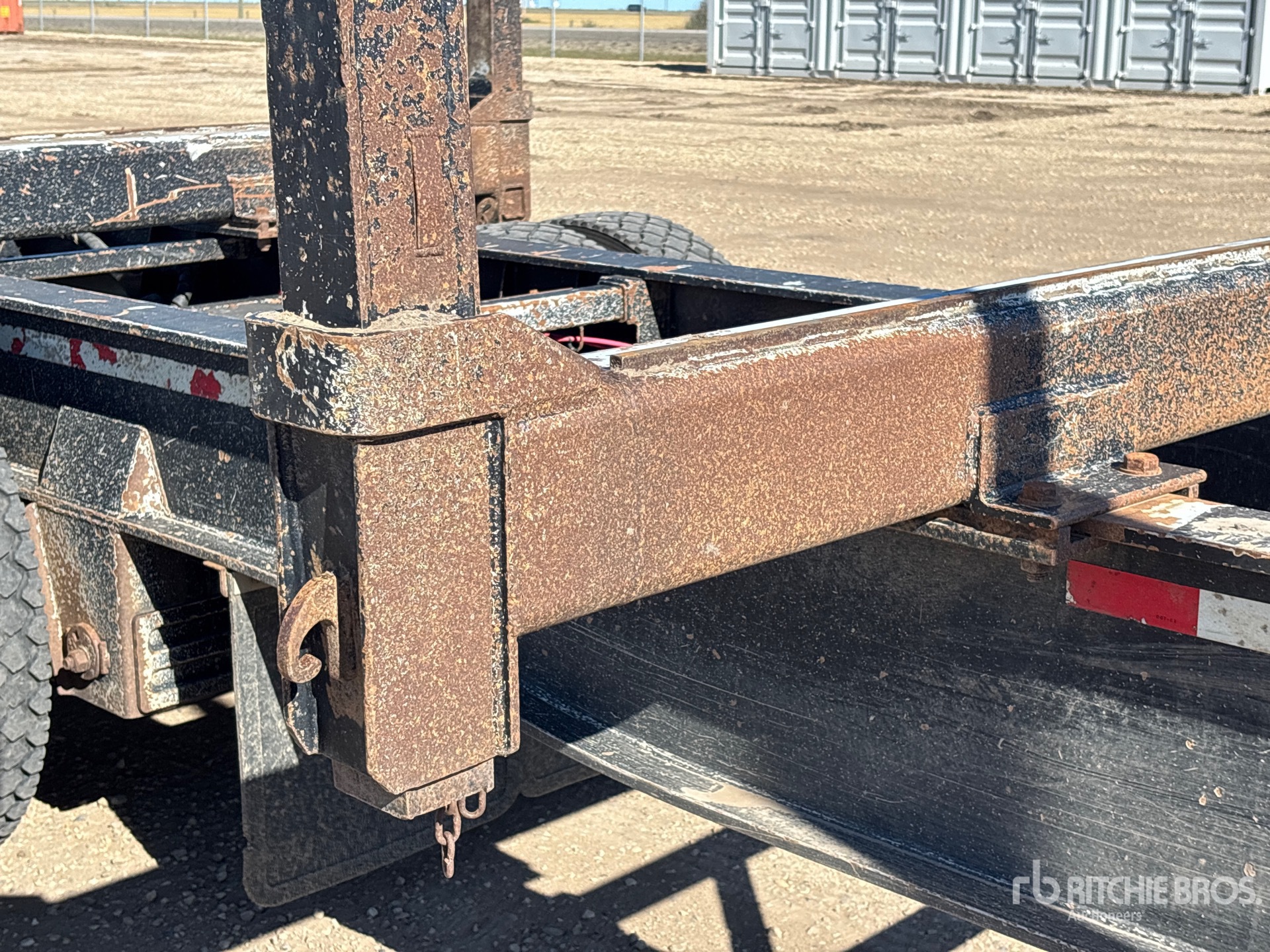 2018 Doepker 53 FT TRI/A HAYRACK