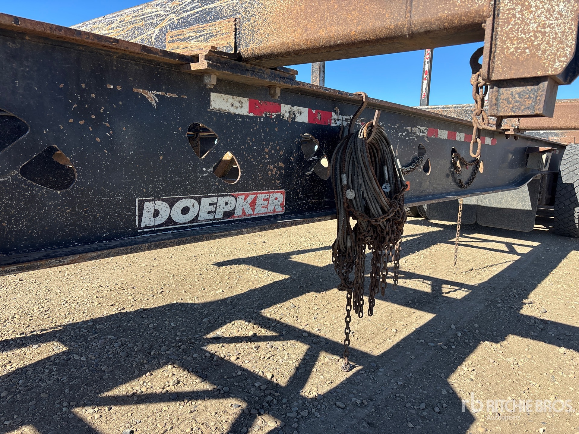 2018 Doepker 53 FT TRI/A HAYRACK