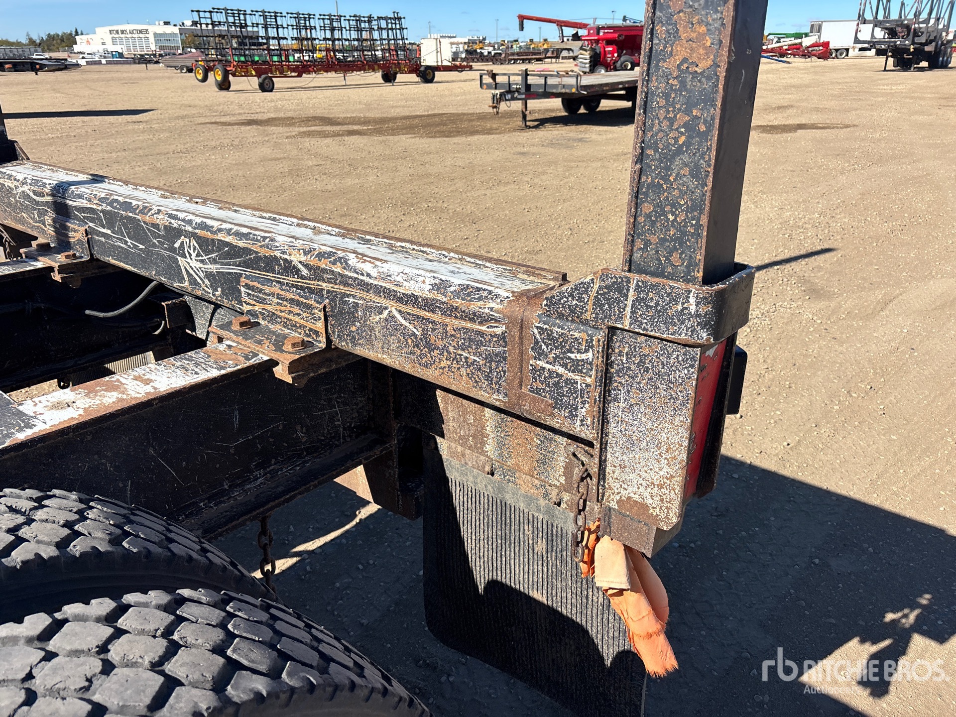 2018 Doepker 53 FT TRI/A HAYRACK