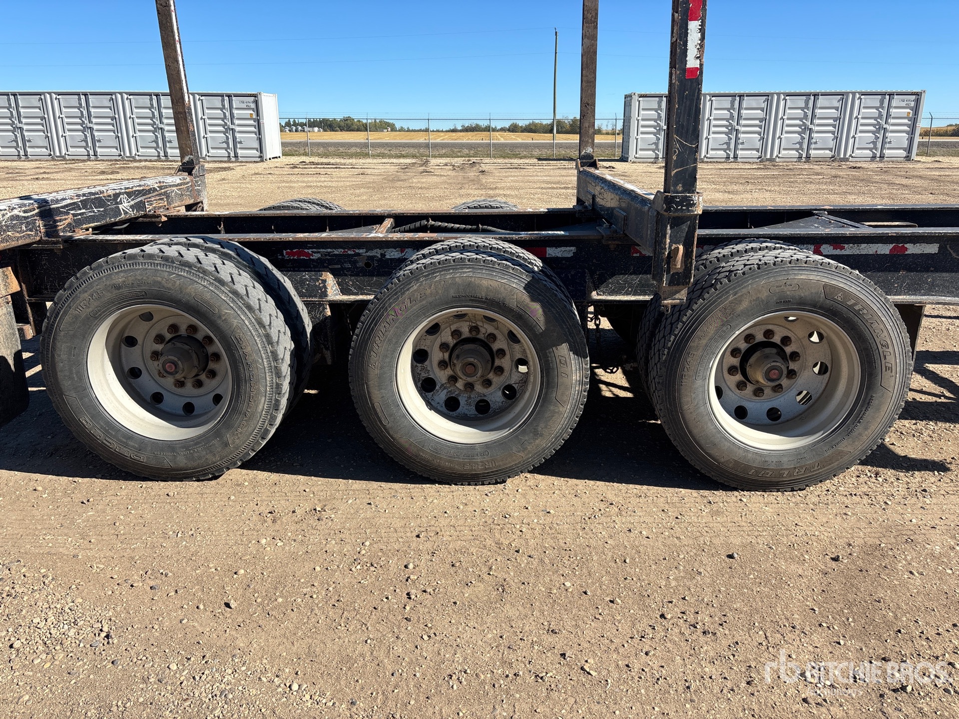 2018 Doepker 53 FT TRI/A HAYRACK