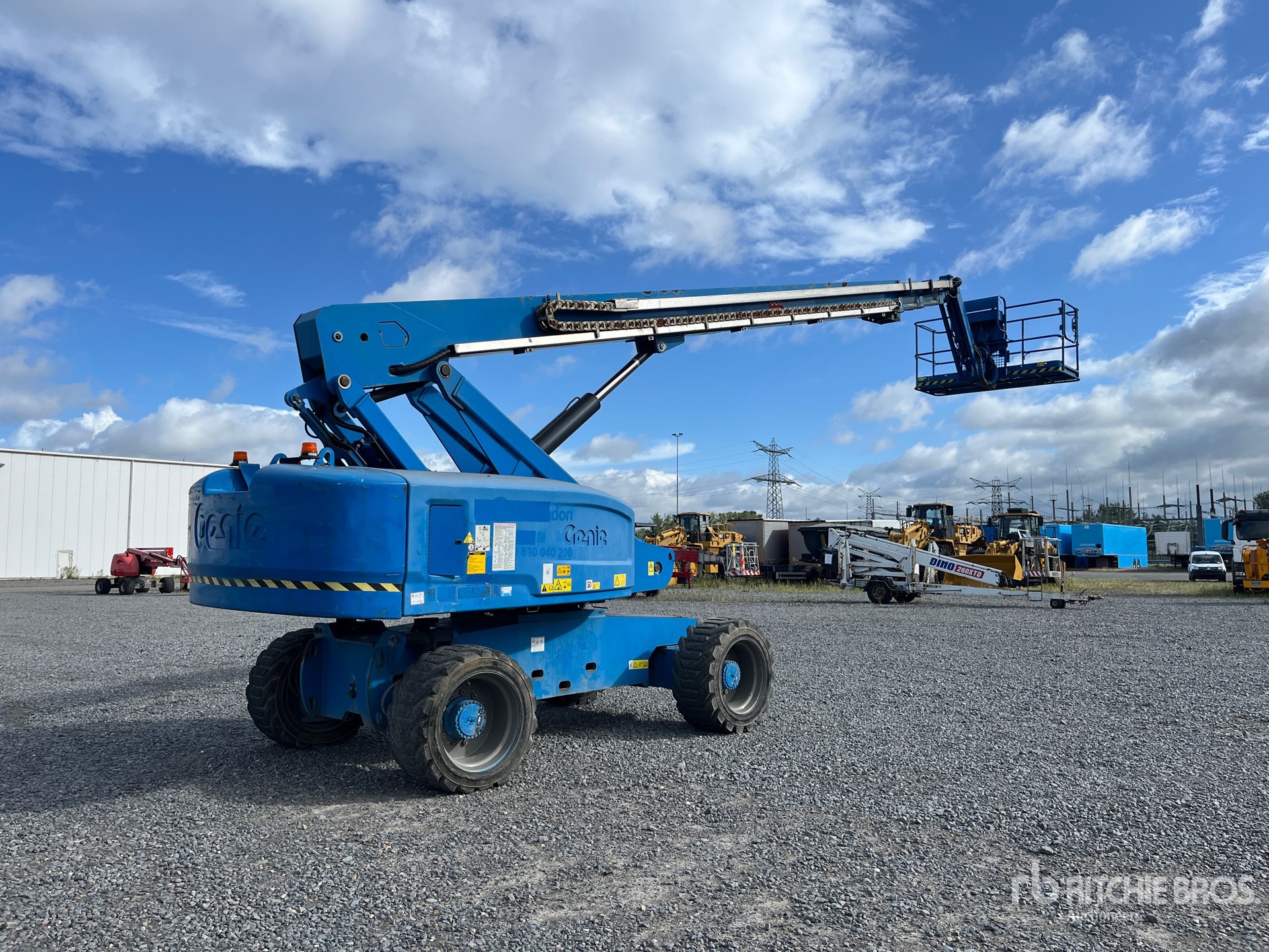 Photo of 2014 Genie S-85