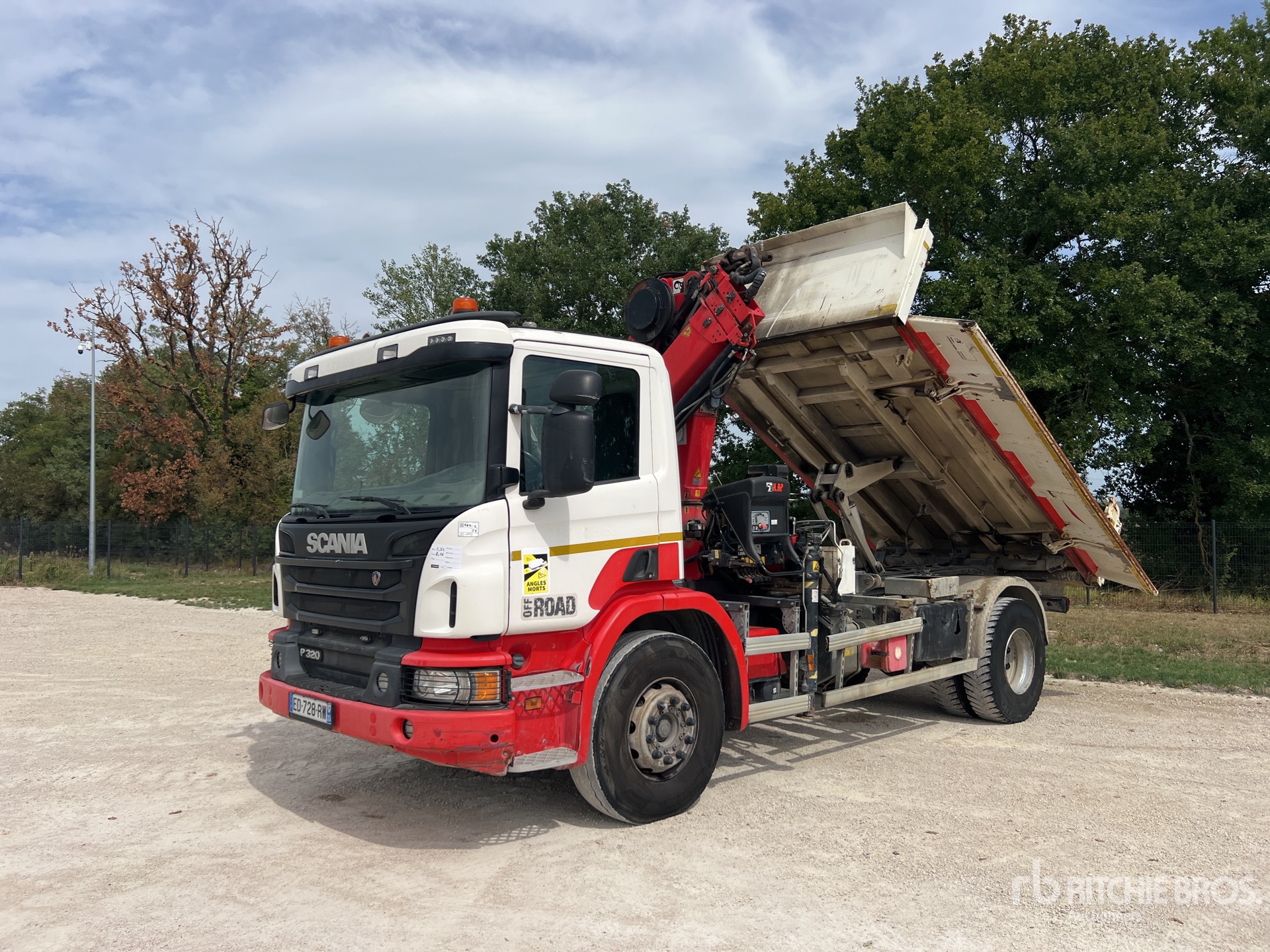 2016 Scania P320