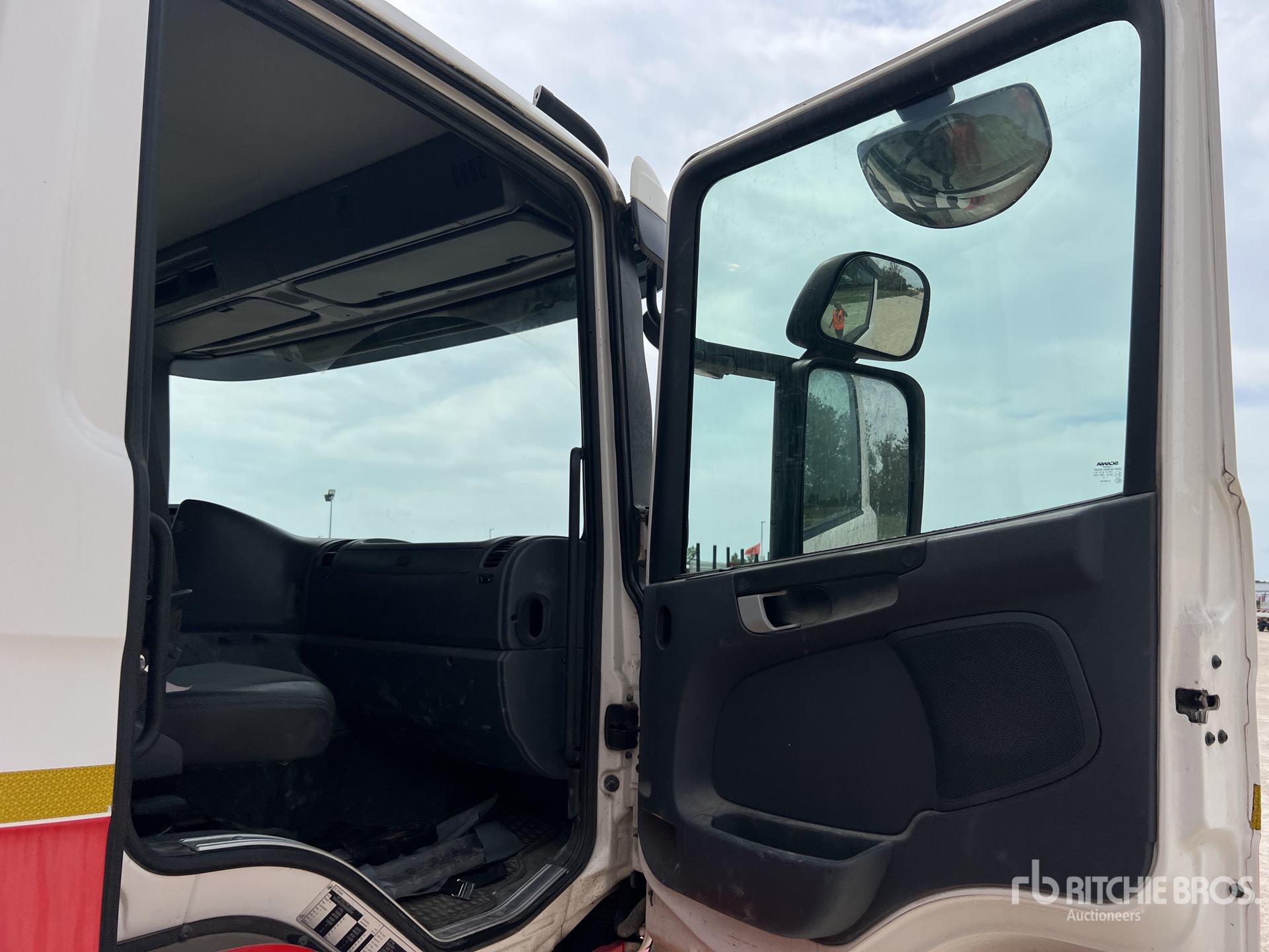 2016 Scania P320