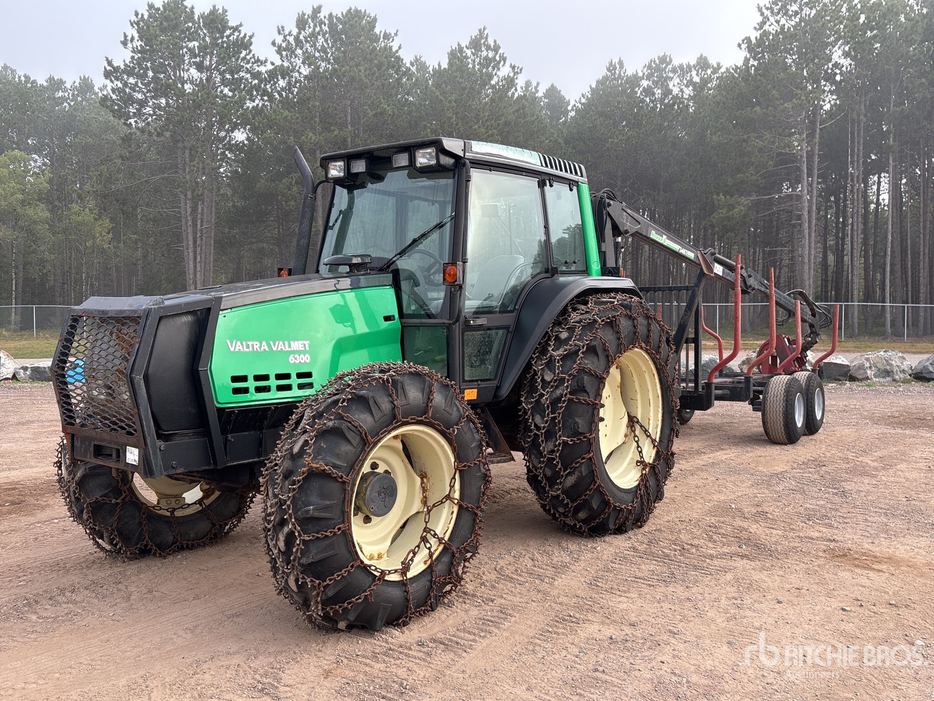Photo of 2000 Valtra 6300