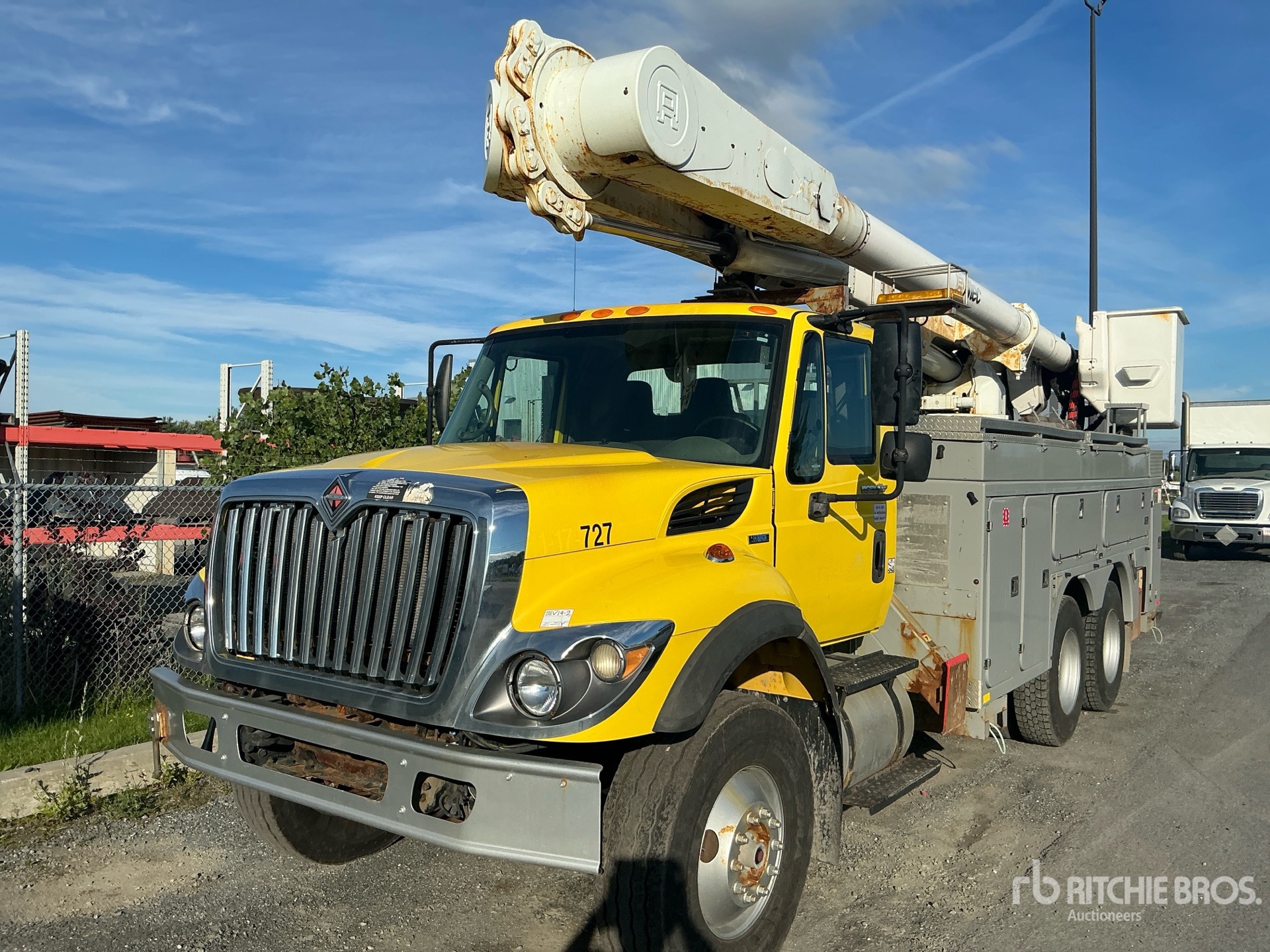 Photo of 2009 International 7400